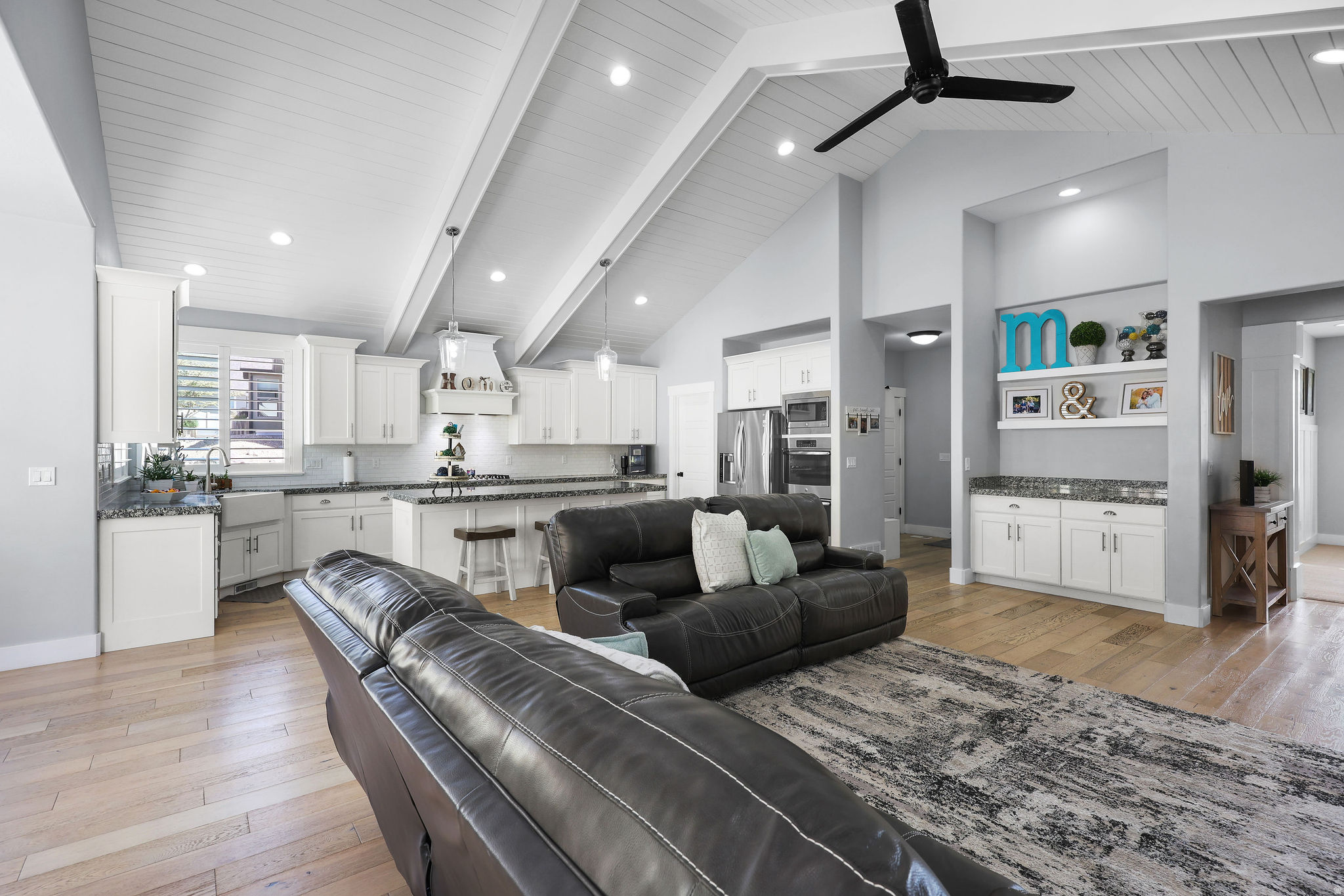 LAKE RIDGE - Residential