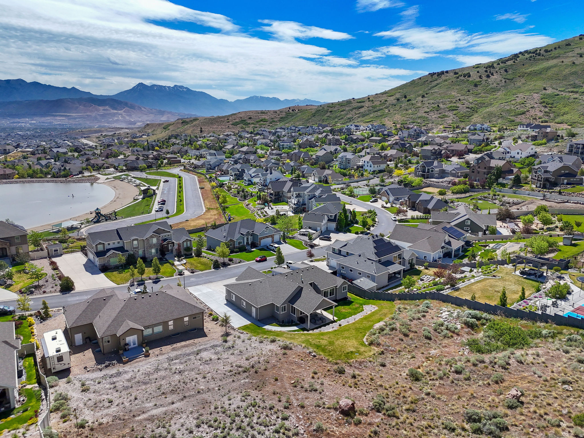 LAKE RIDGE - Residential