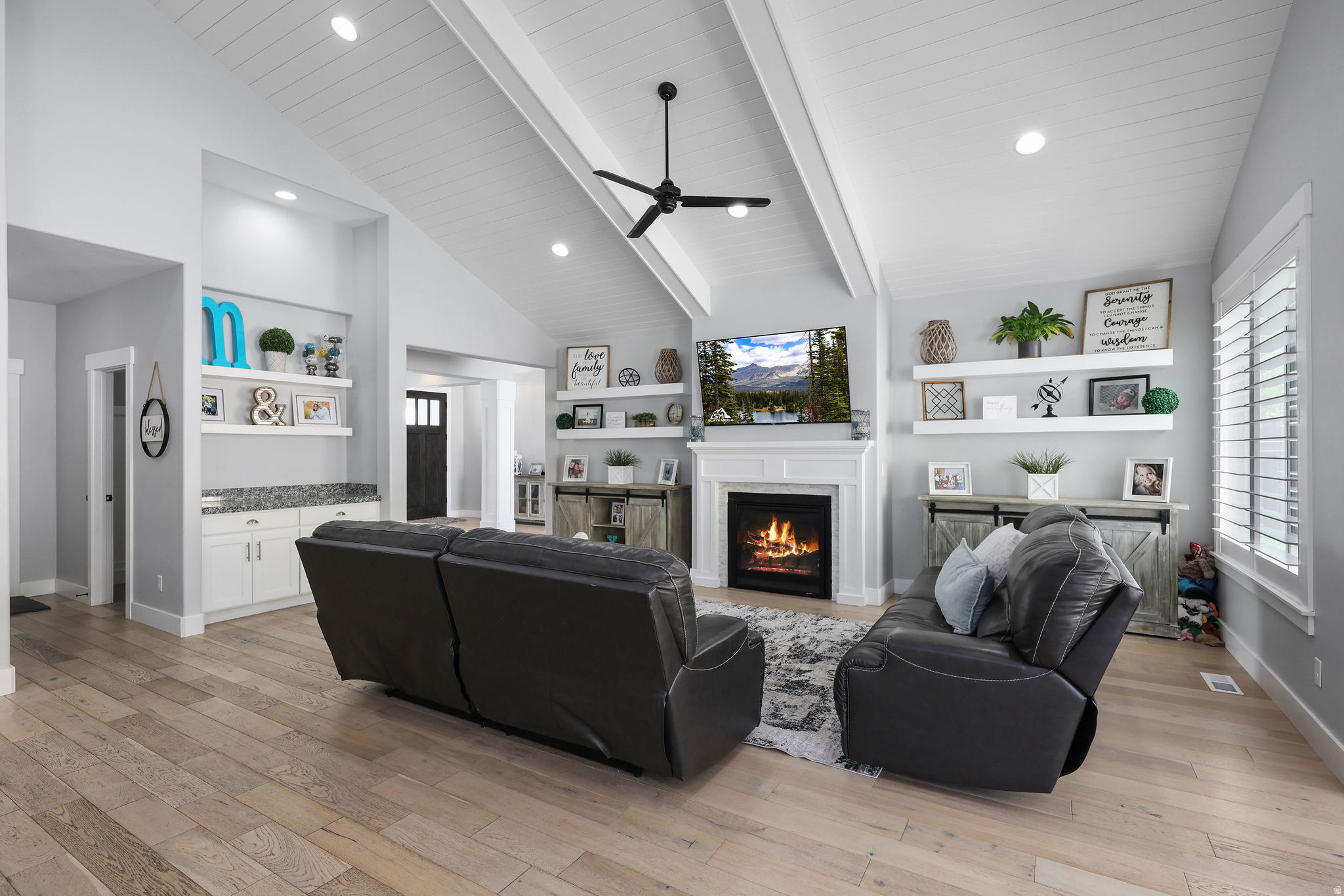 LAKE RIDGE - Residential