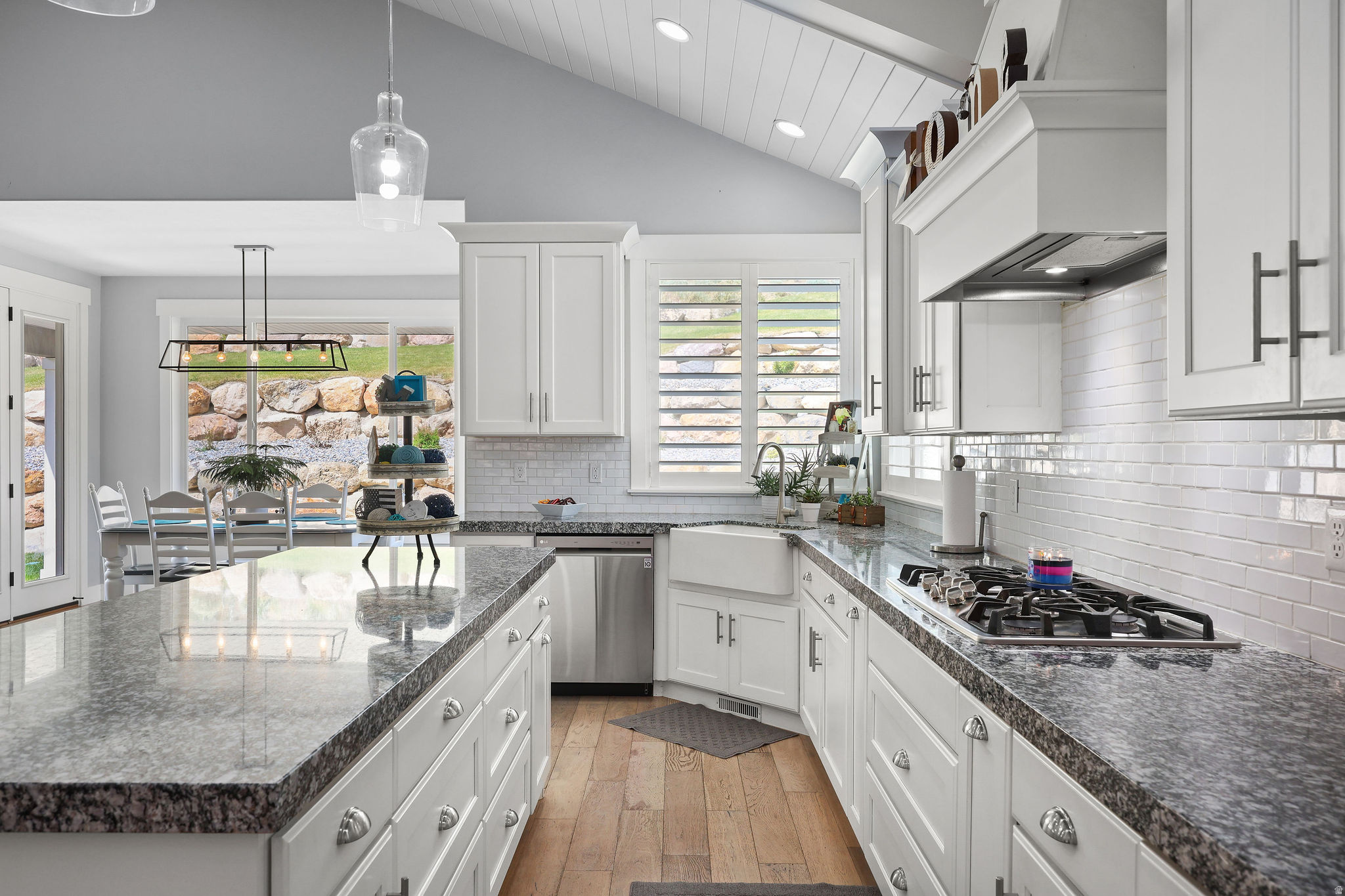 LAKE RIDGE - Residential