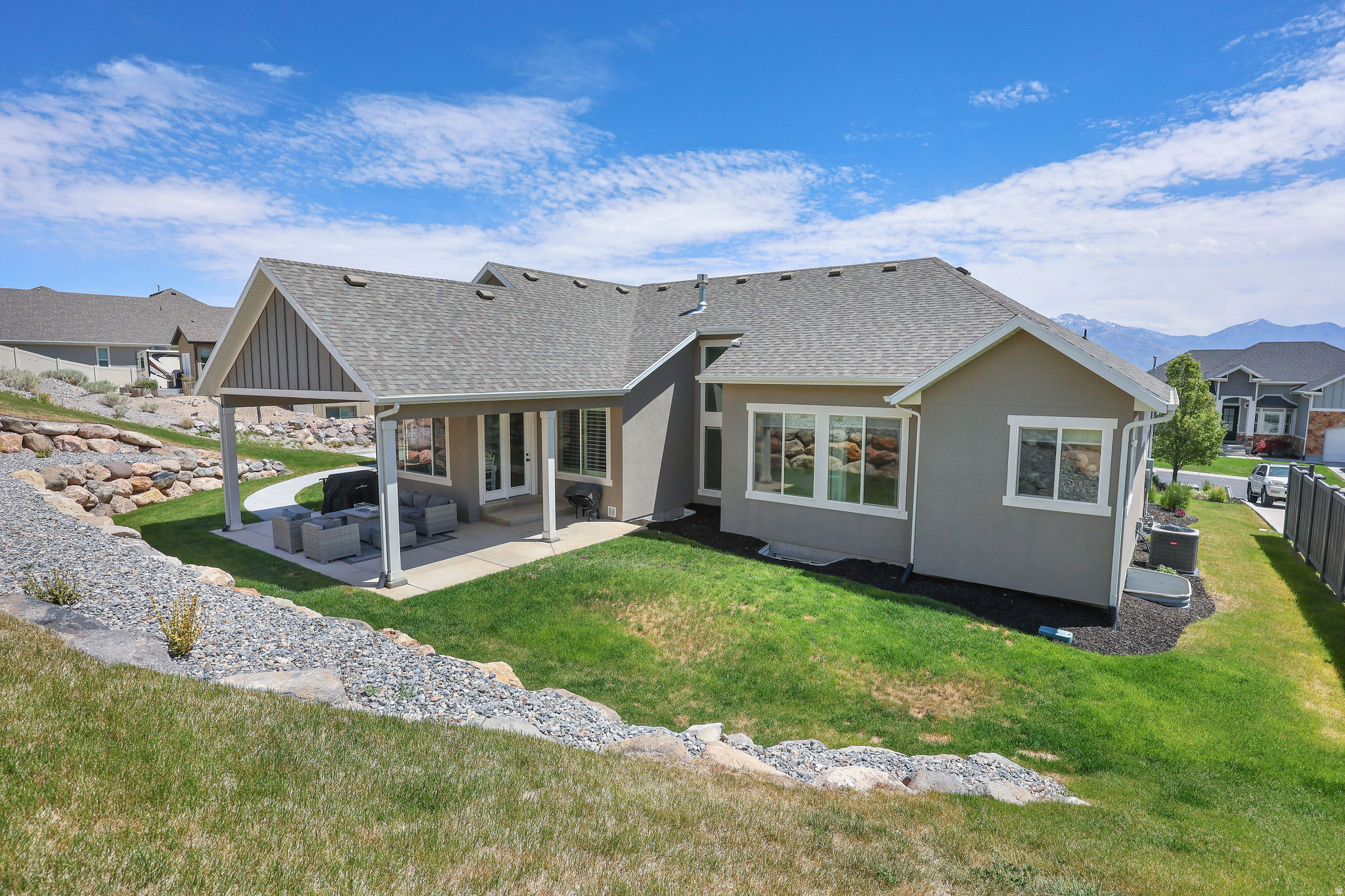 LAKE RIDGE - Residential