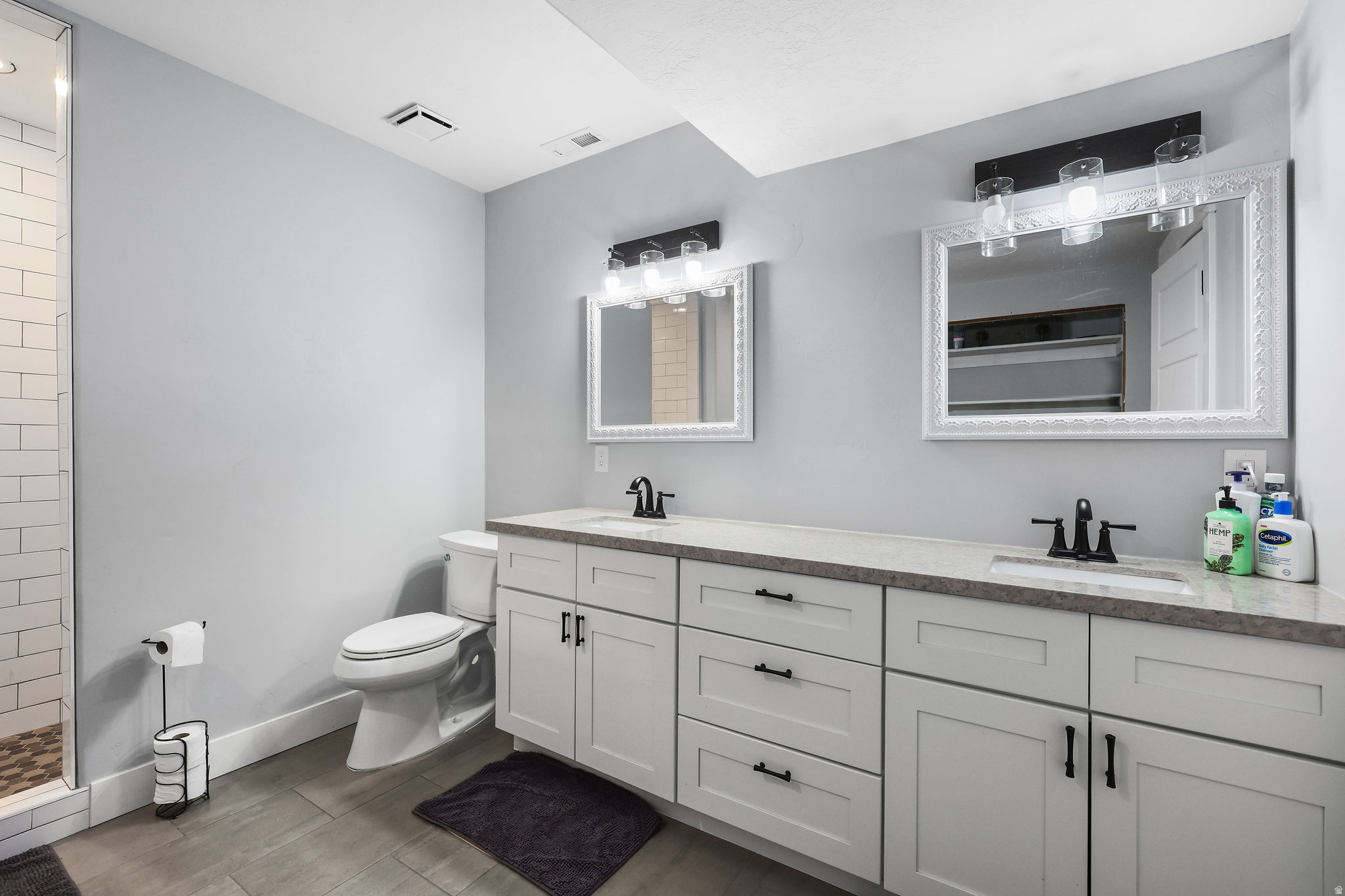 LAKE RIDGE - Residential