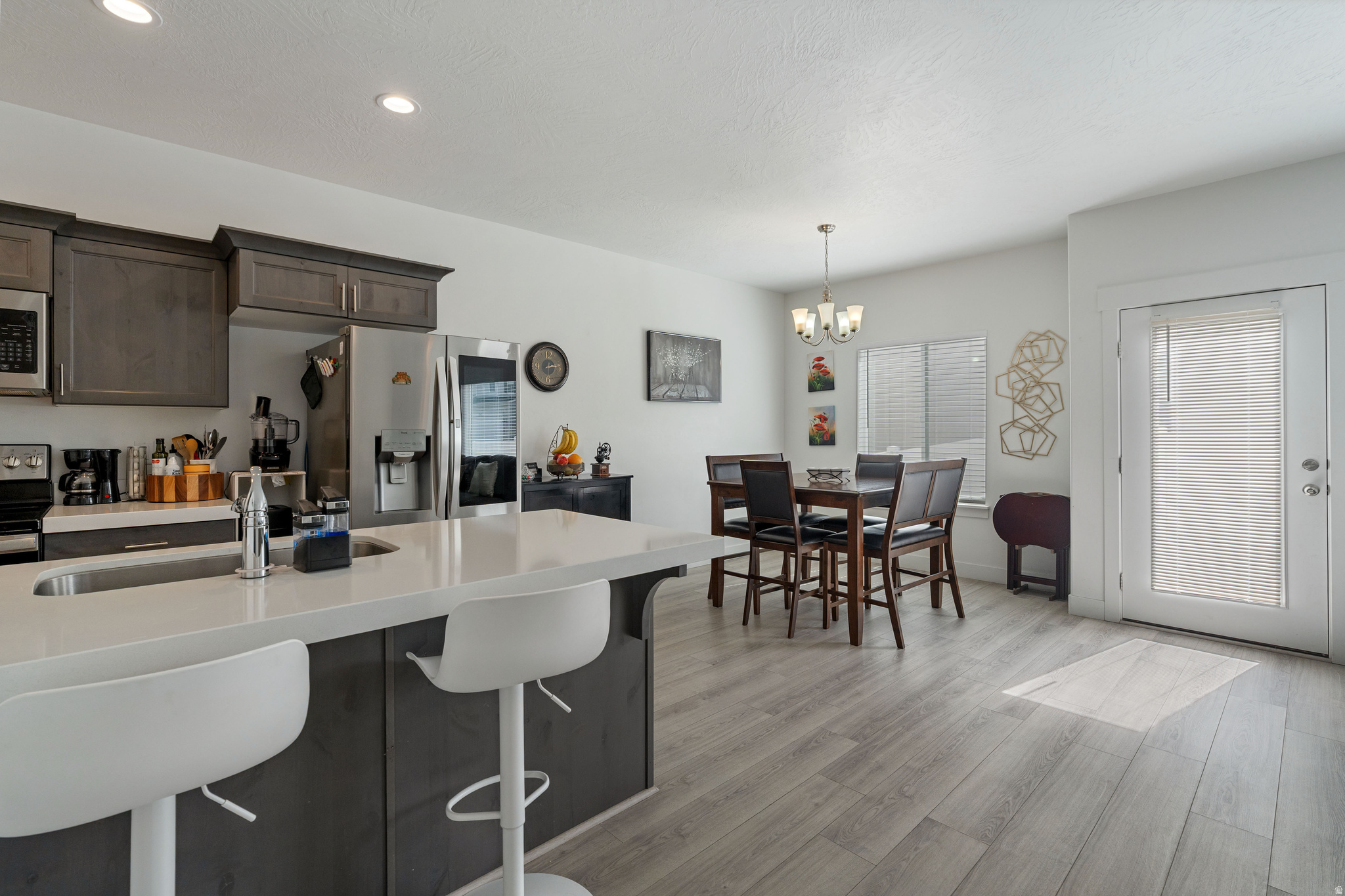 SILVER LAKE - Residential