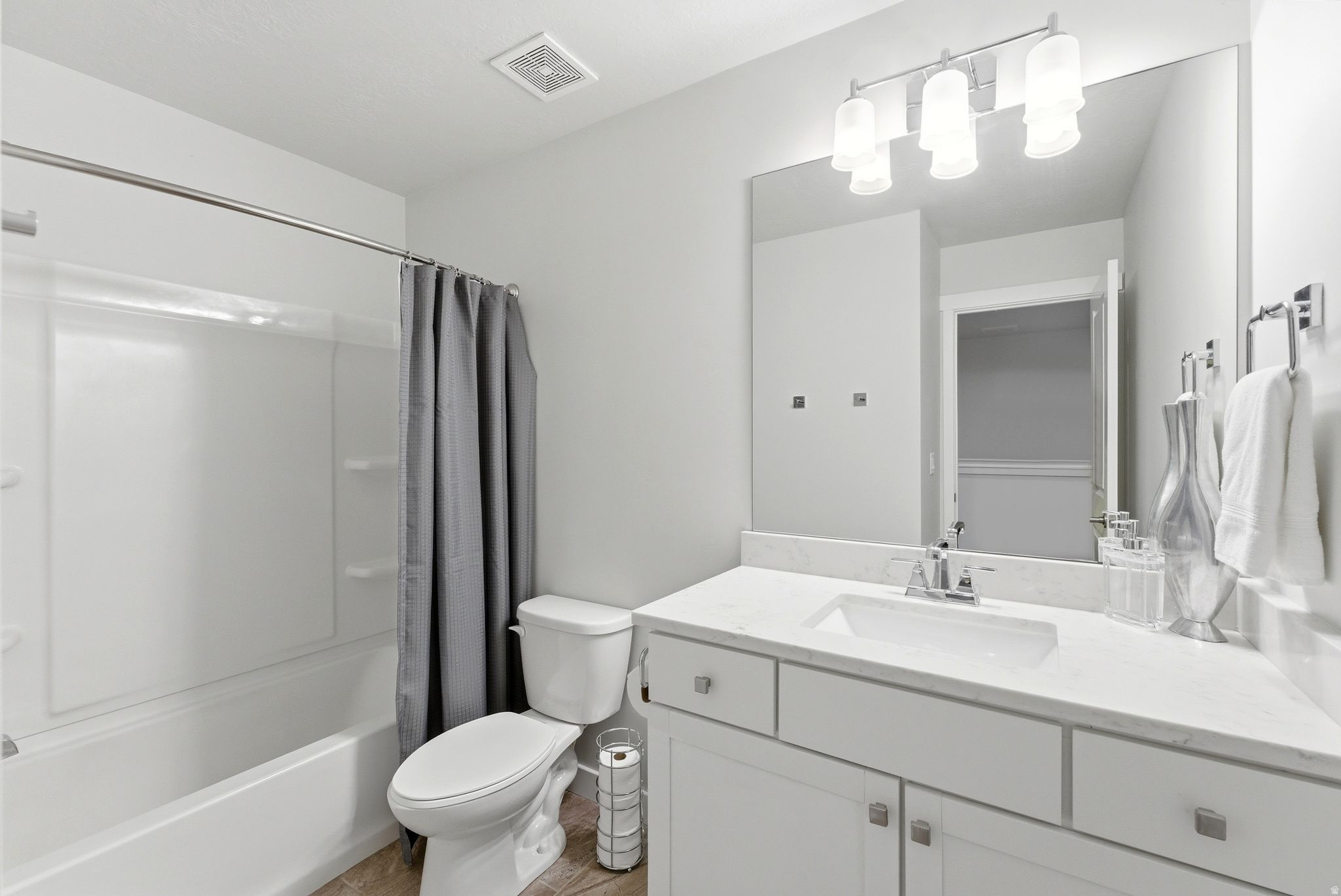 AVENUES  AT THE STATION - Residential