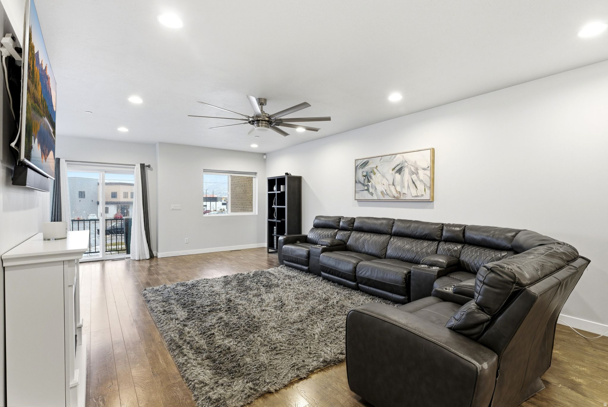 AVENUES  AT THE STATION - Residential