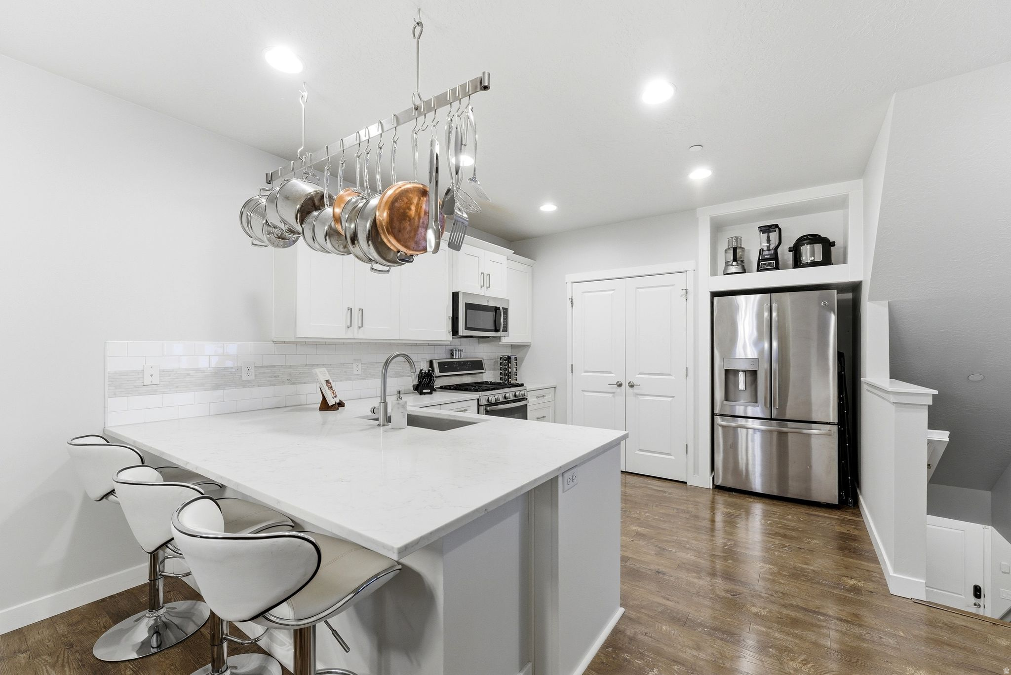 AVENUES  AT THE STATION - Residential