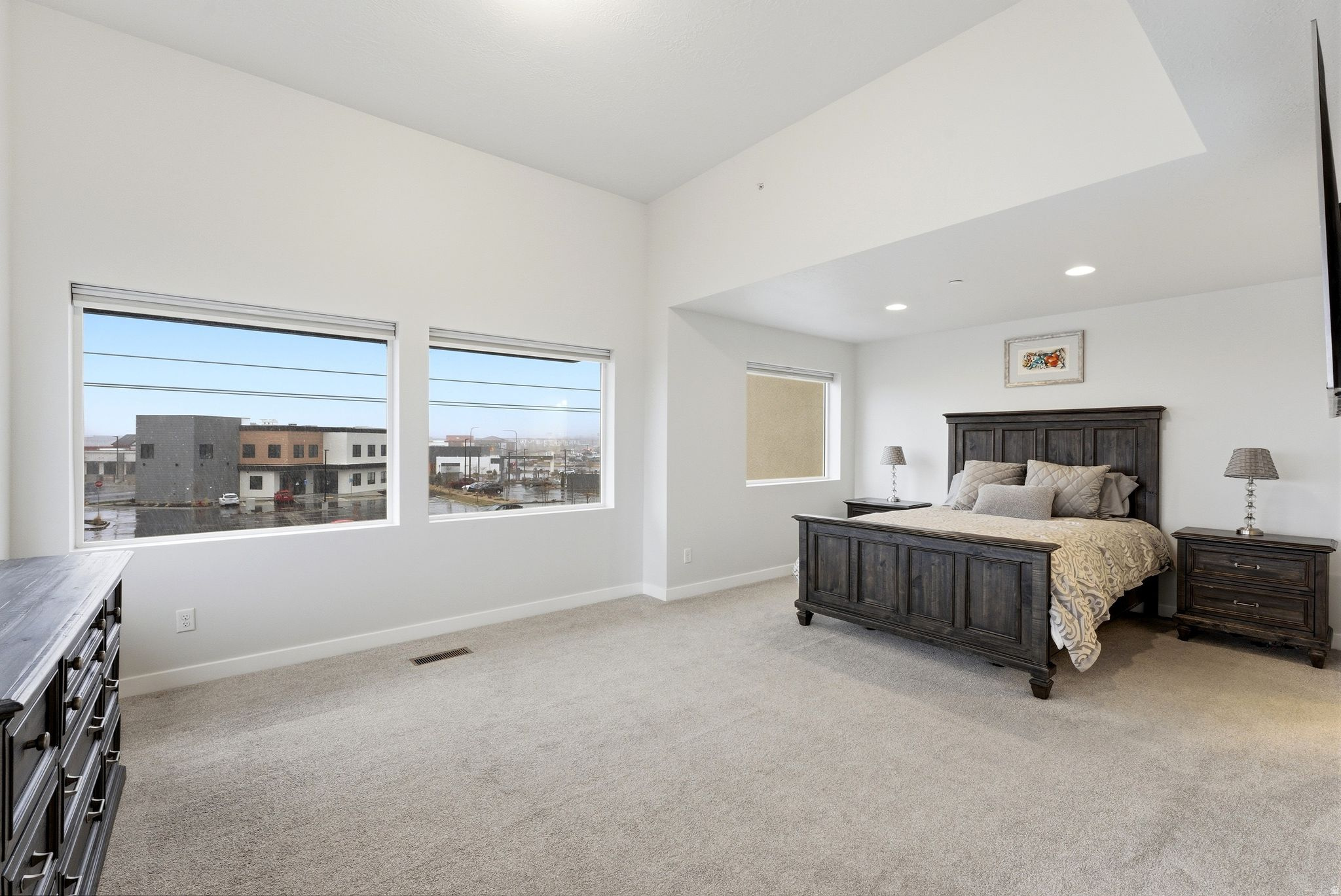 AVENUES  AT THE STATION - Residential