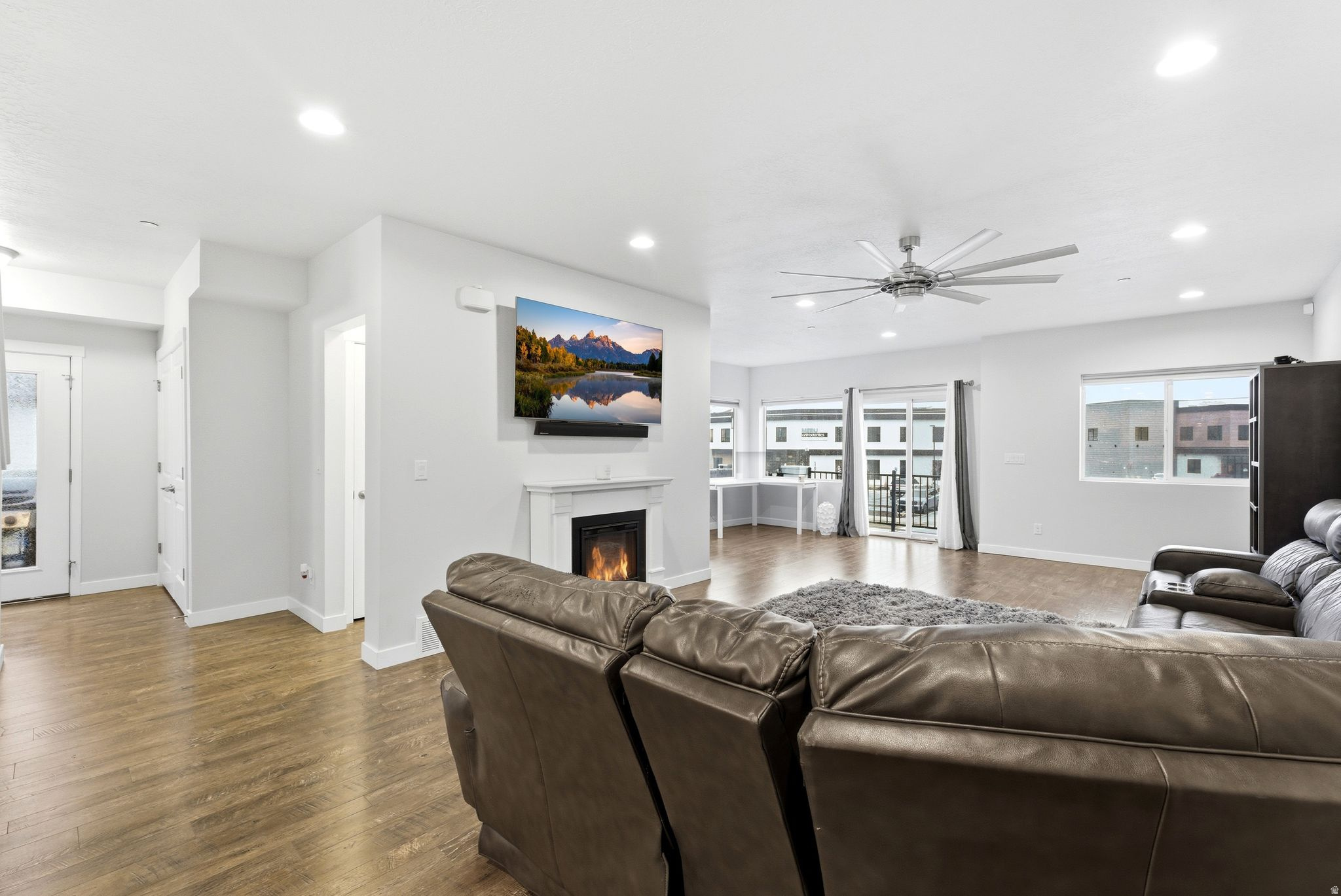 AVENUES  AT THE STATION - Residential