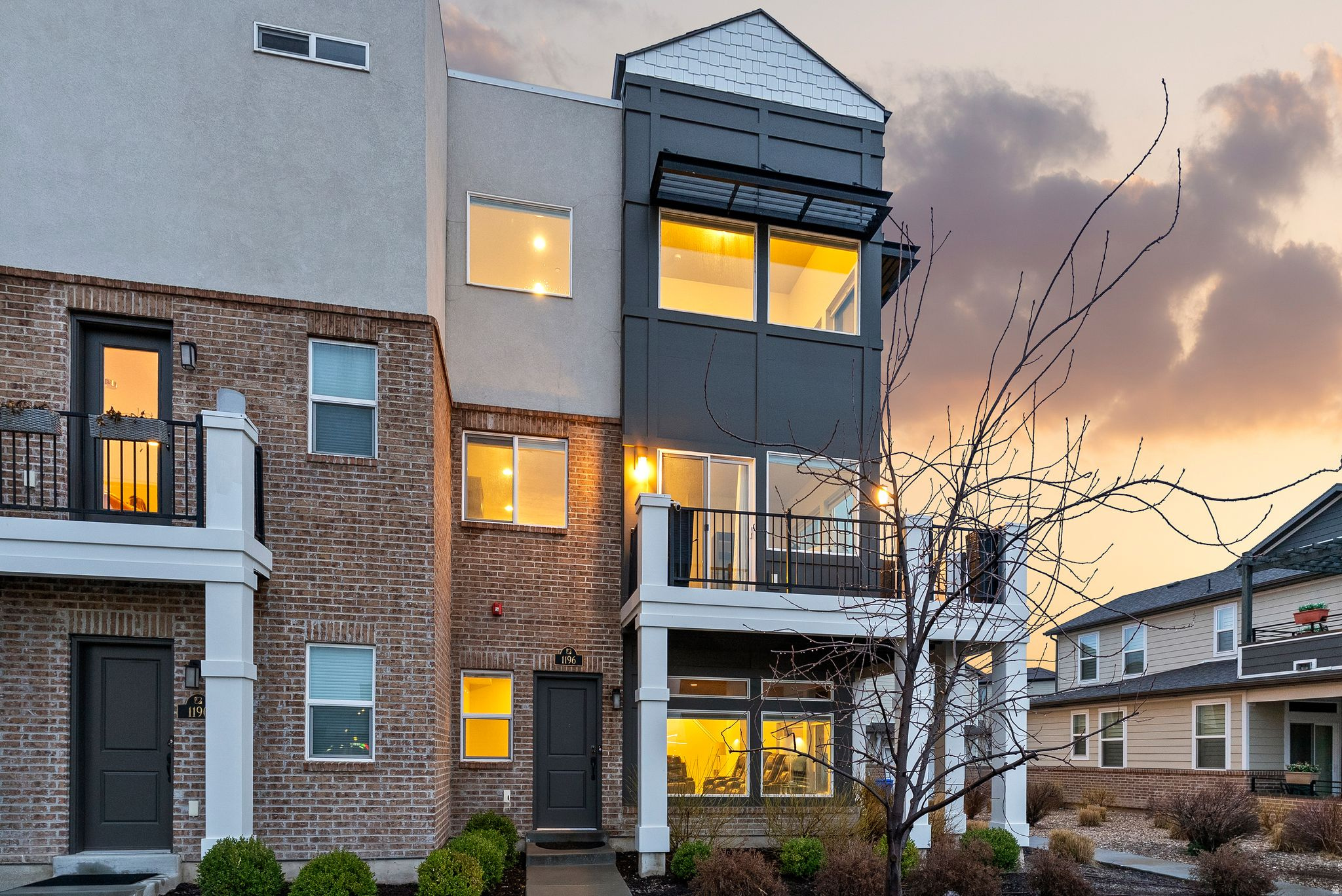 AVENUES  AT THE STATION - Residential