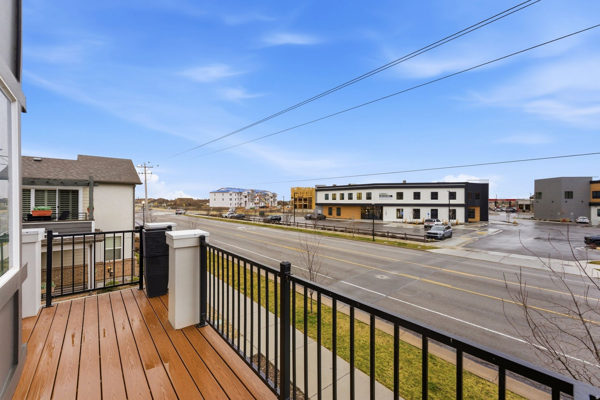 AVENUES  AT THE STATION - Residential