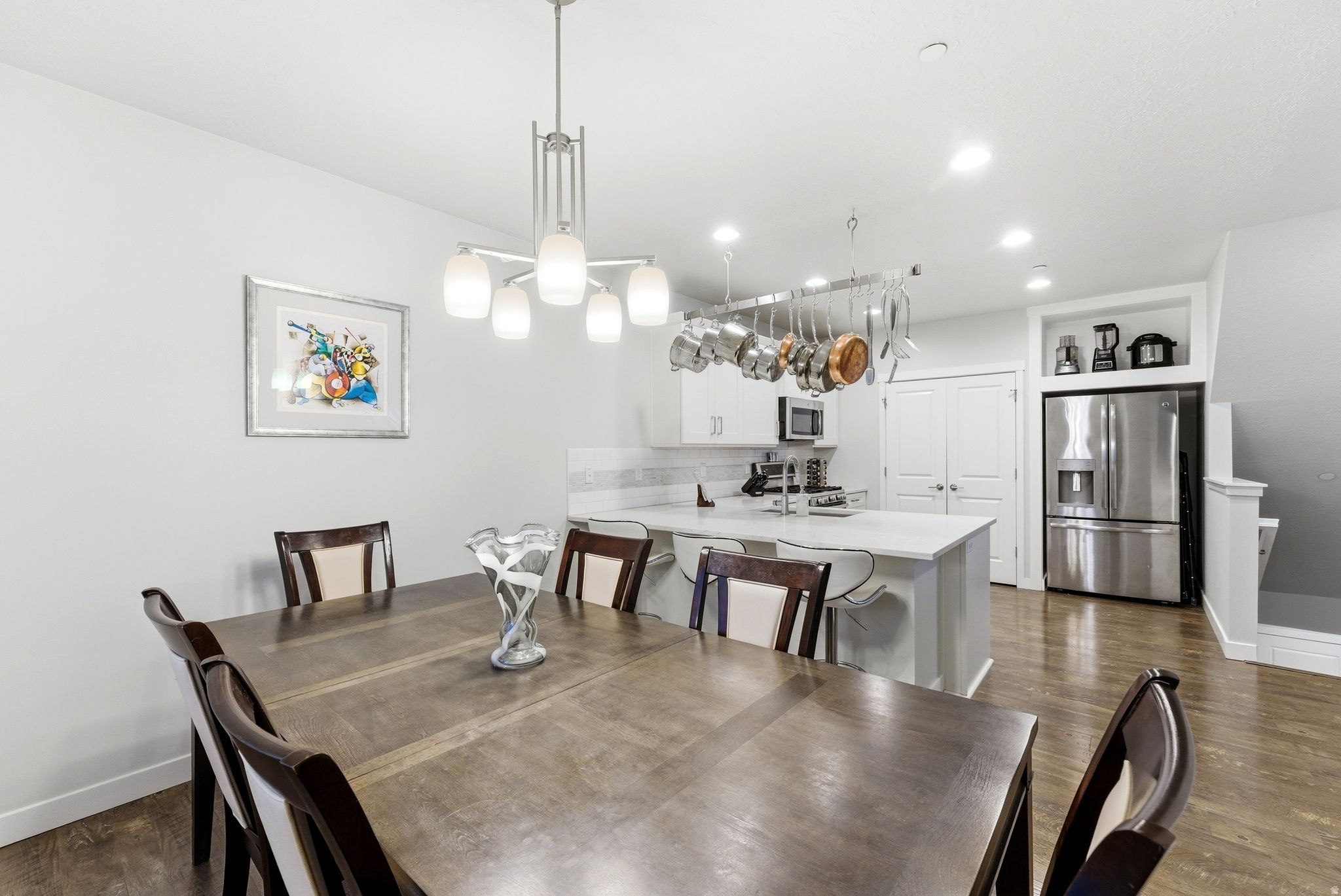AVENUES  AT THE STATION - Residential