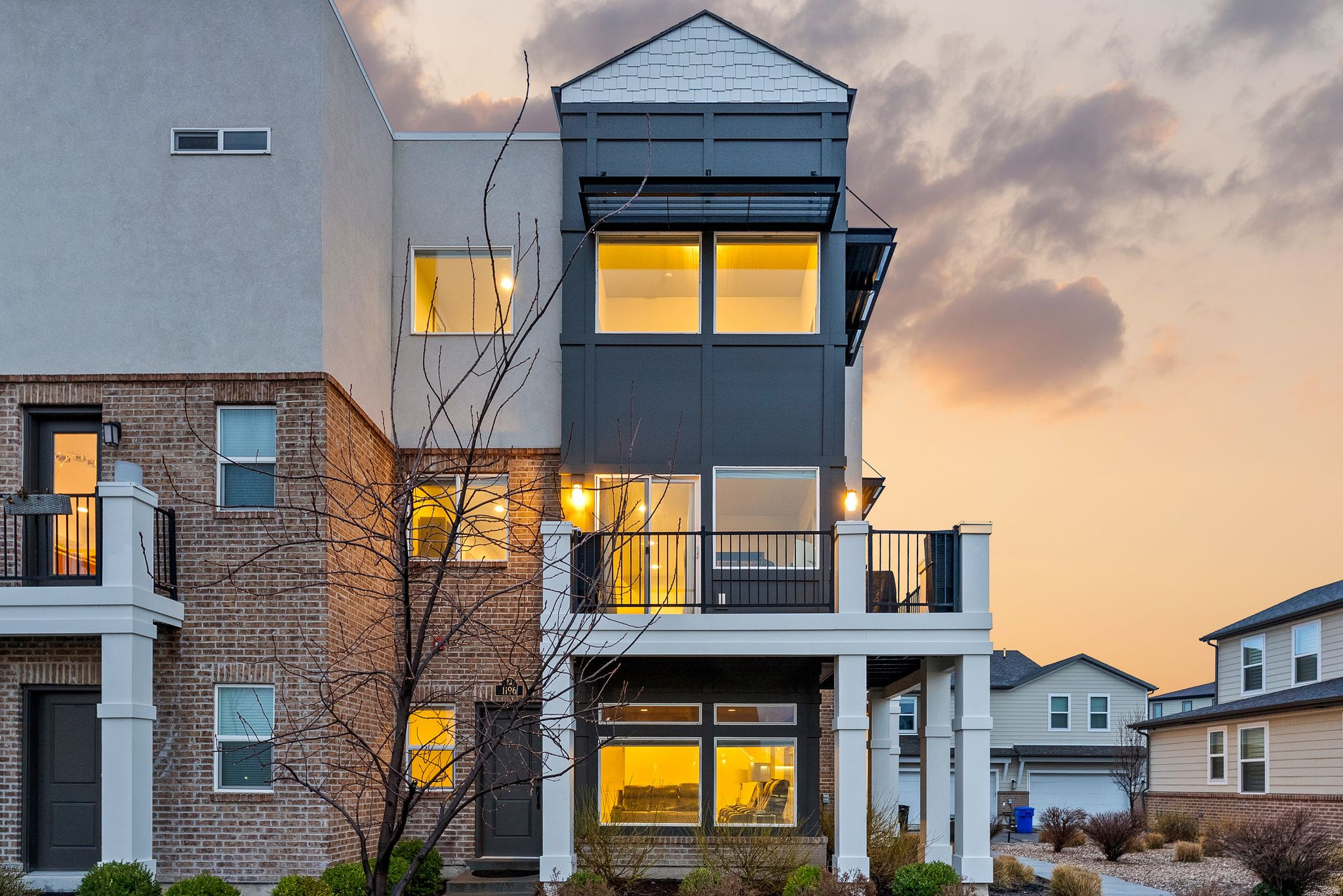 AVENUES  AT THE STATION - Residential