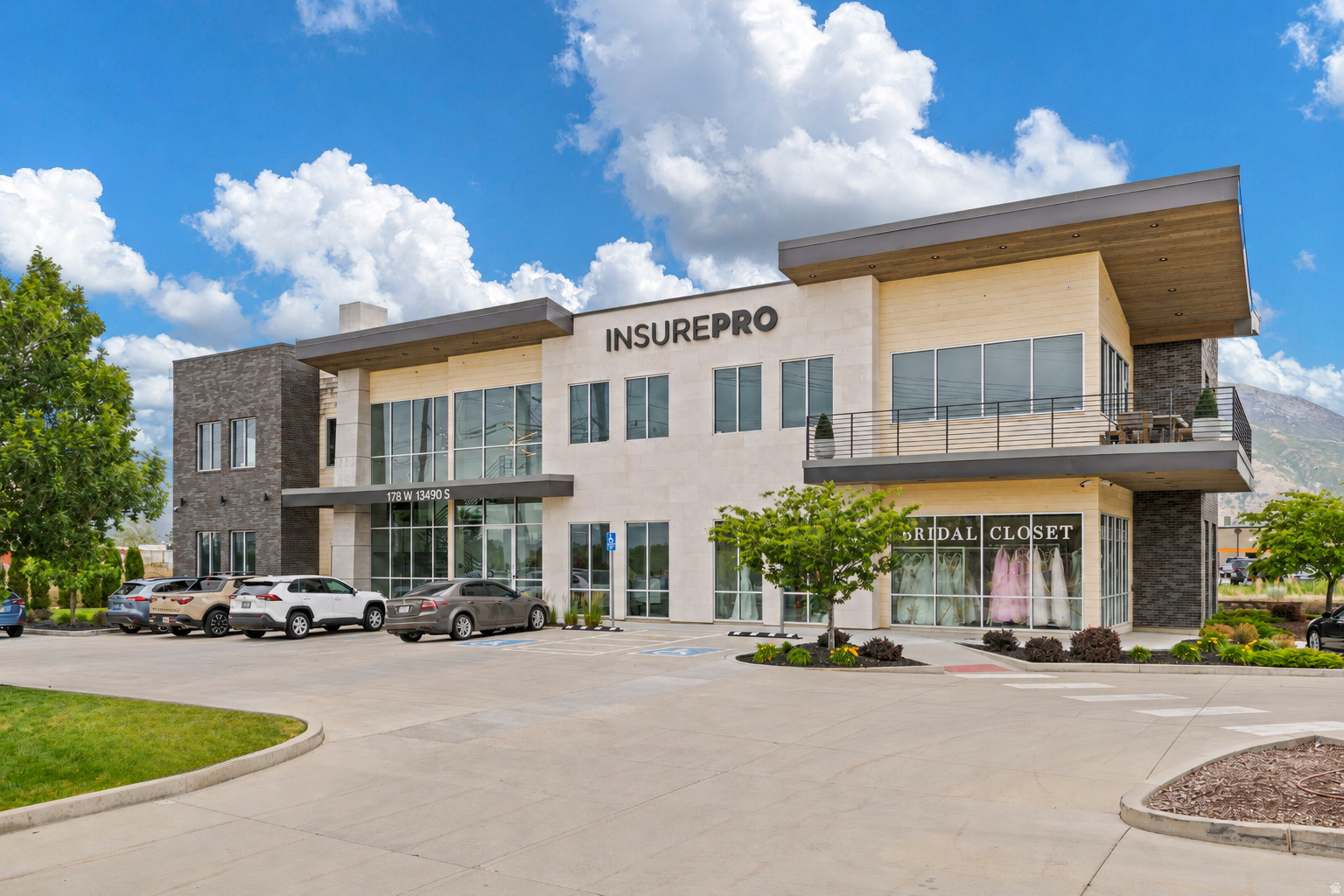 Newer Office Building in Draper- Conveniently located off Bangerter Hwy and I-15, just West of IKEA.  One office space available at 2,093 SF.  Fully furnished. Call for more information and to arrange a showing.