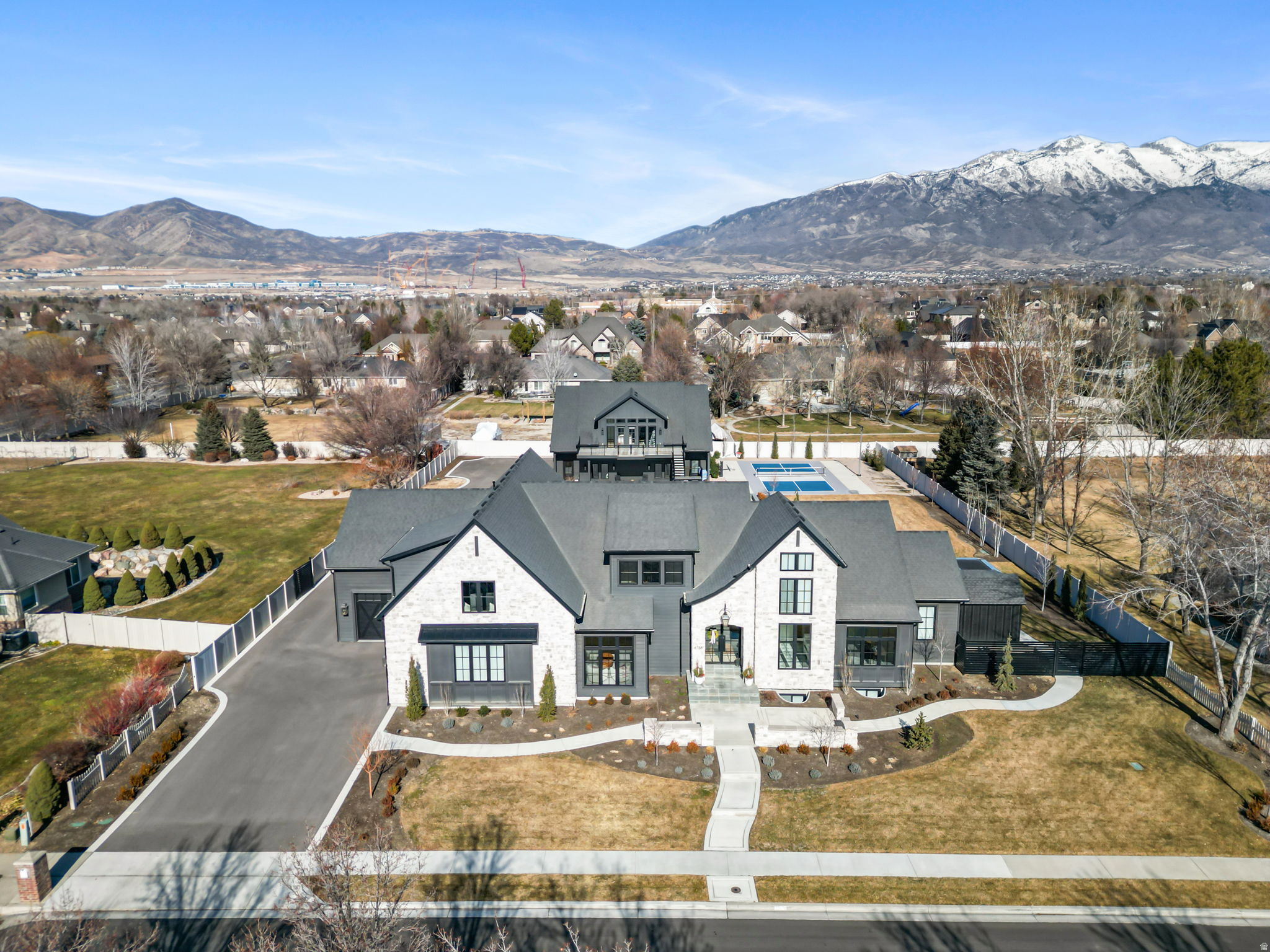 HIGH VALLEY ESTATES - Residential