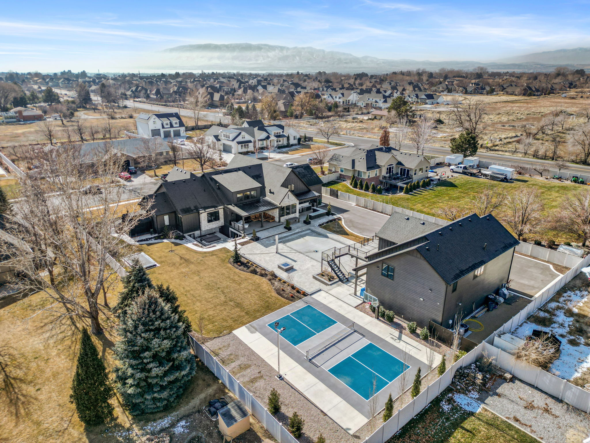 HIGH VALLEY ESTATES - Residential