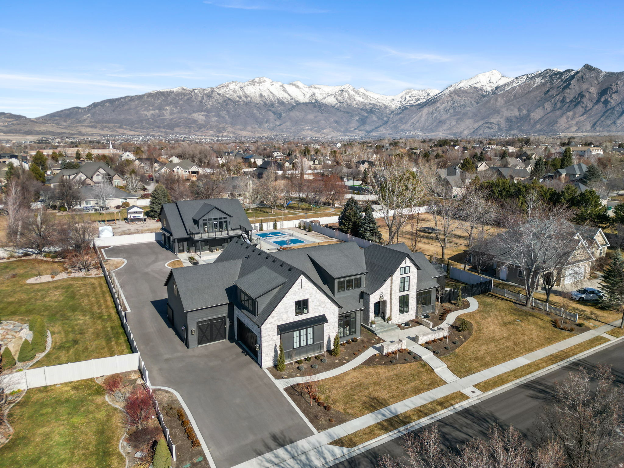 HIGH VALLEY ESTATES - Residential