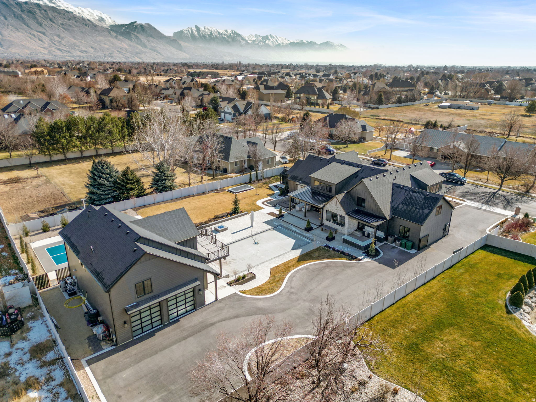 HIGH VALLEY ESTATES - Residential