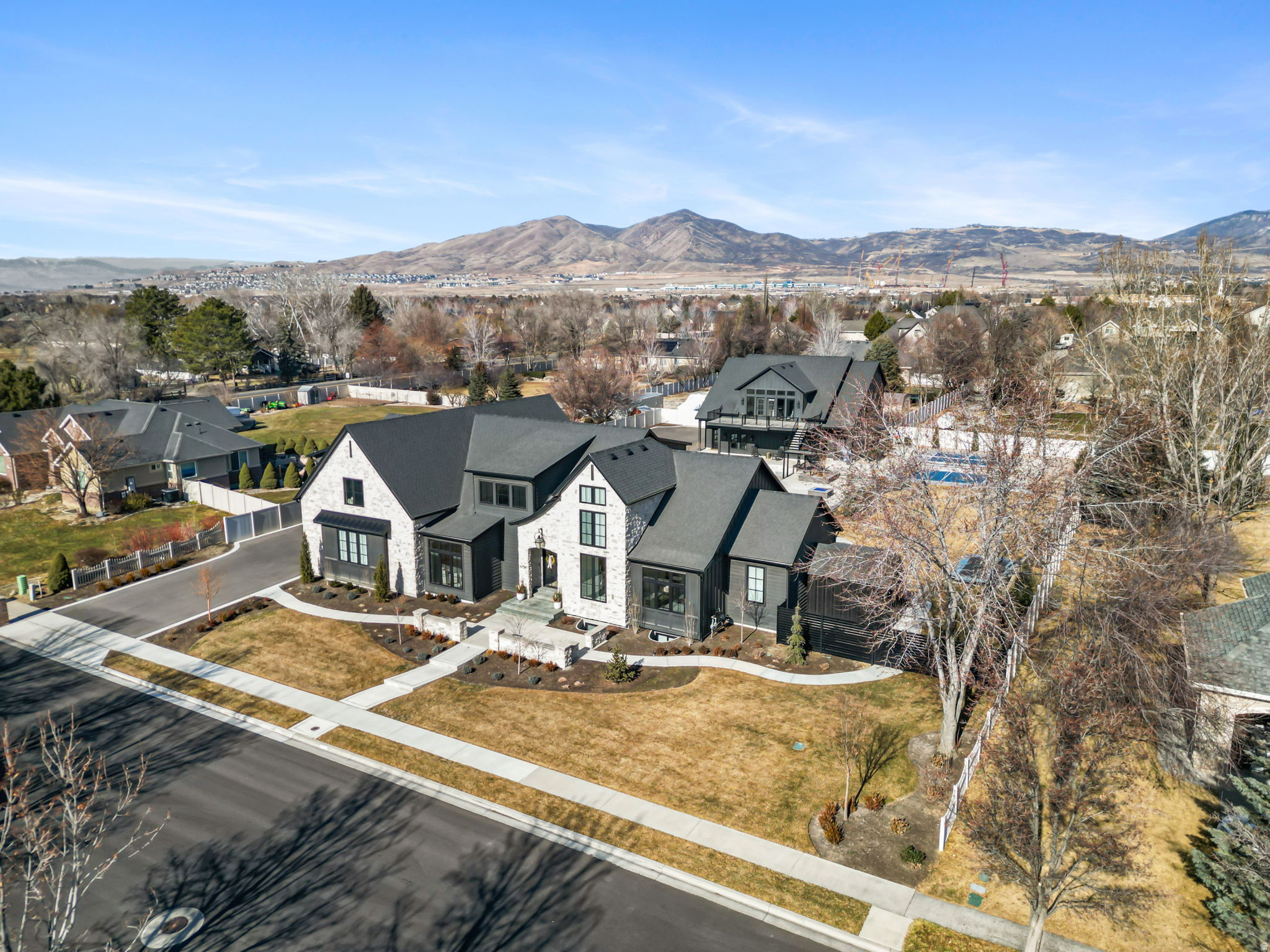 HIGH VALLEY ESTATES - Residential