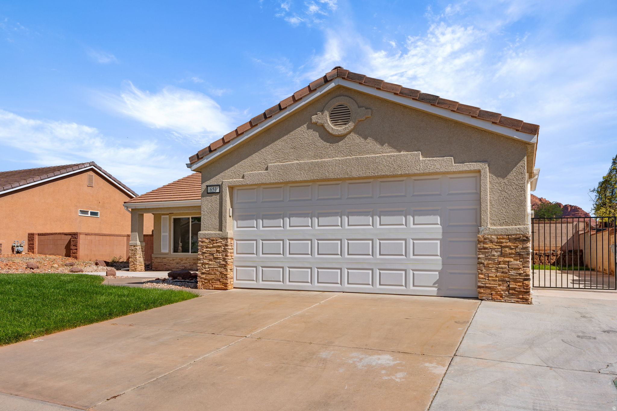 RED ROCK CANYON 1 - Residential