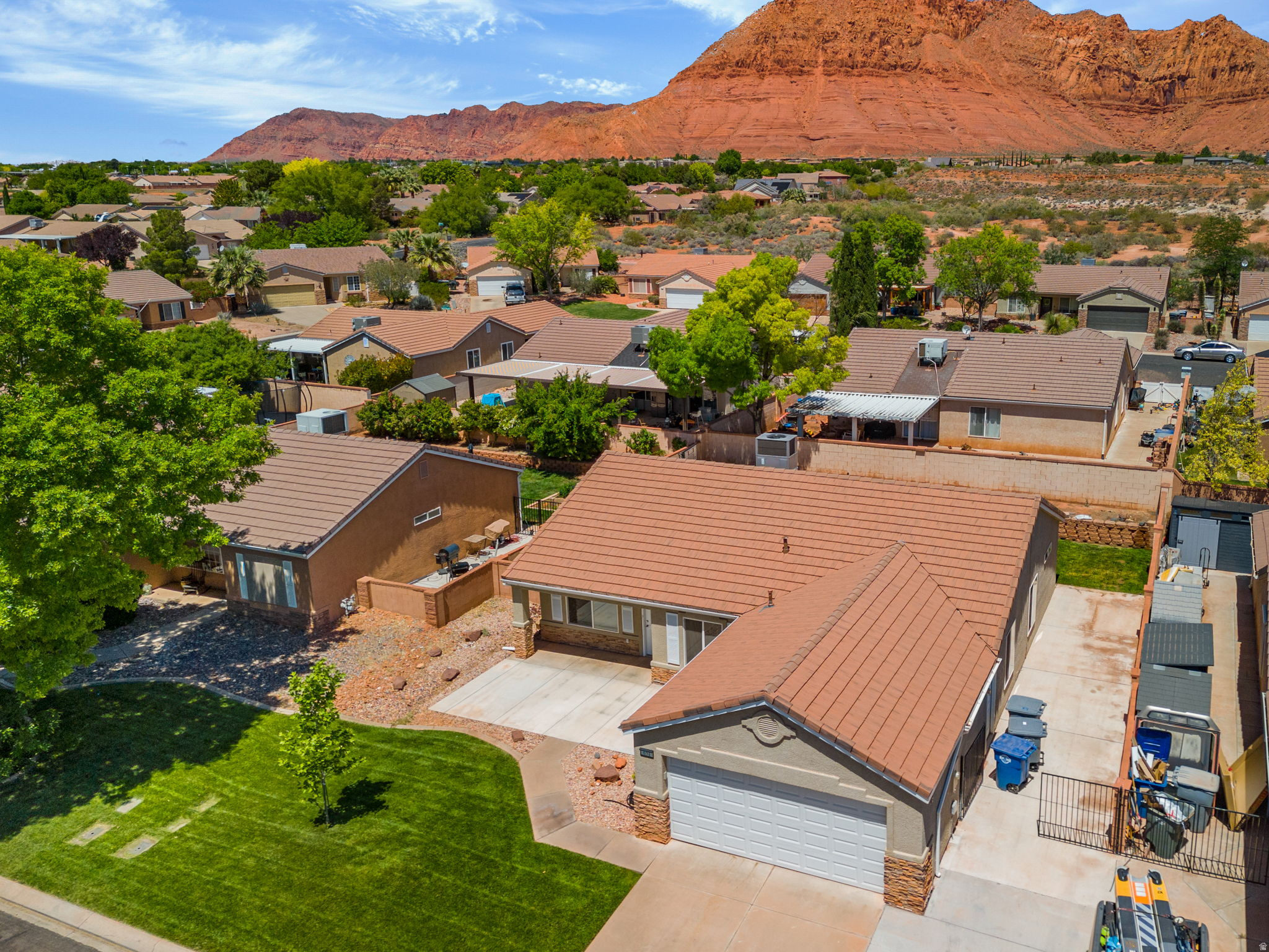 RED ROCK CANYON 1 - Residential