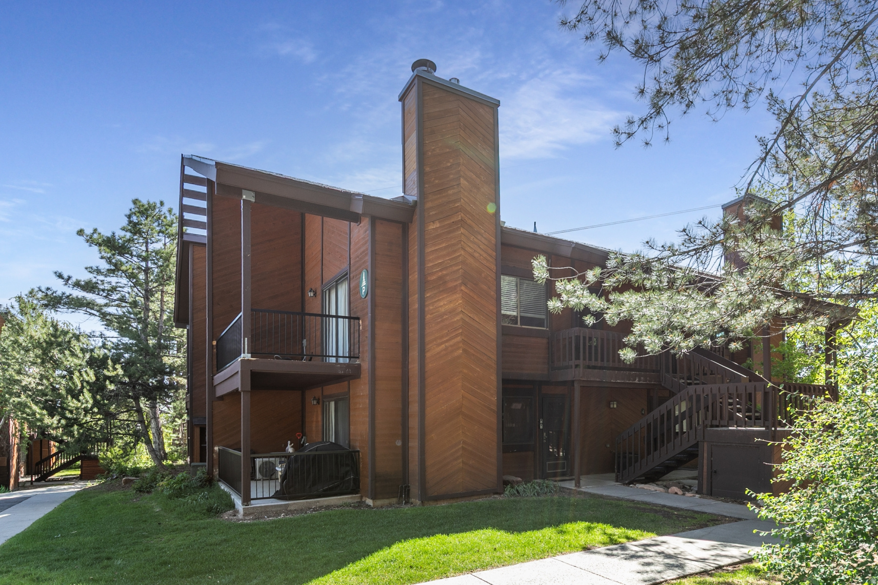 RED PINE CHALETS CON - Residential