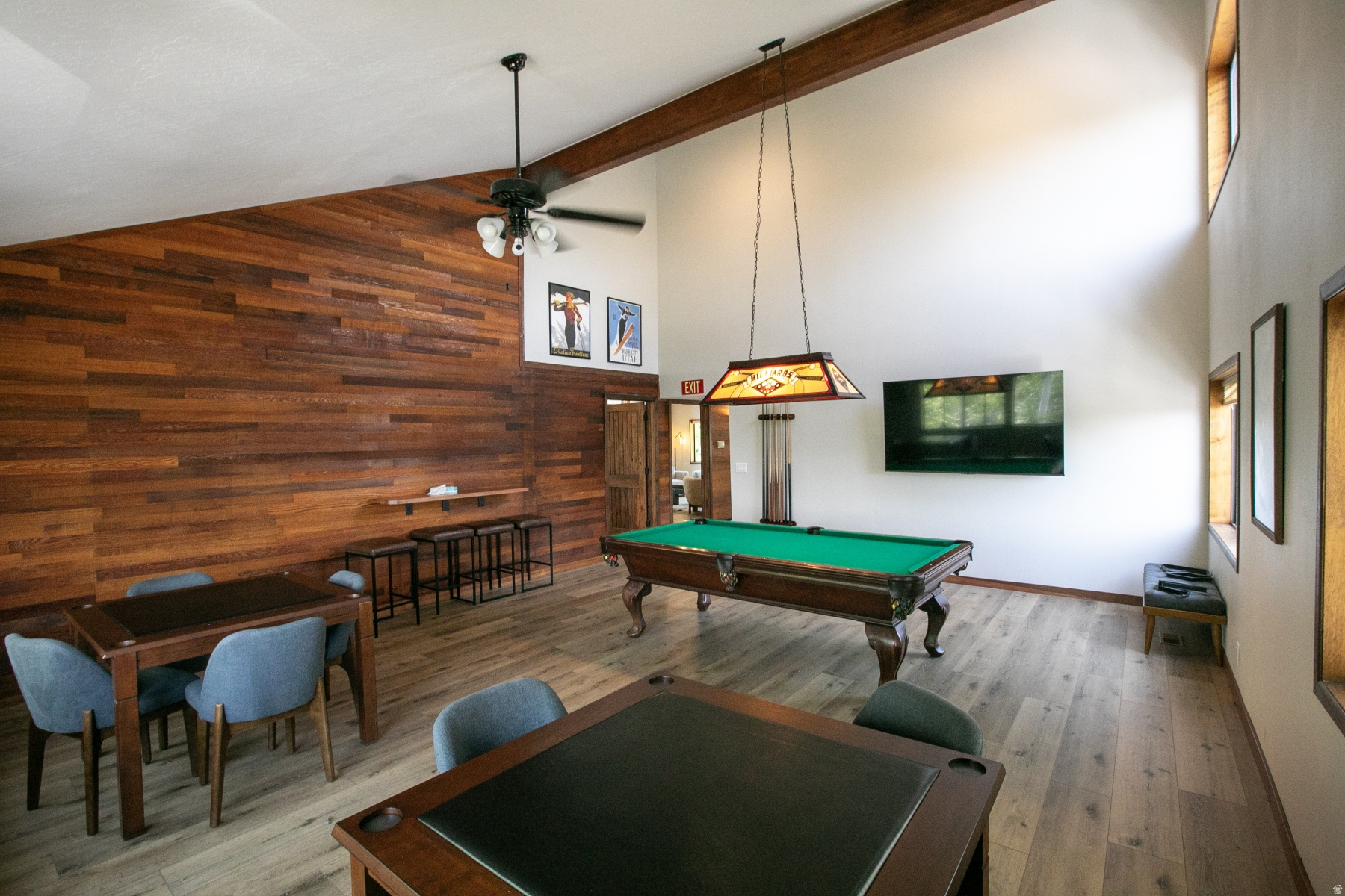 RED PINE CHALETS CON - Residential