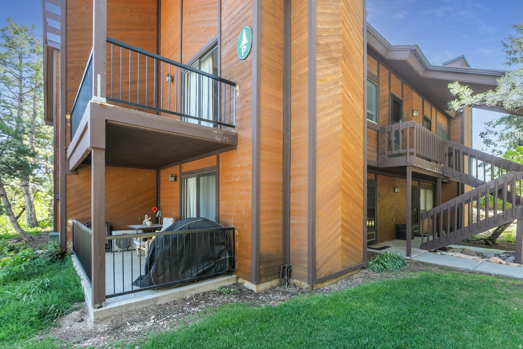 RED PINE CHALETS CON - Residential