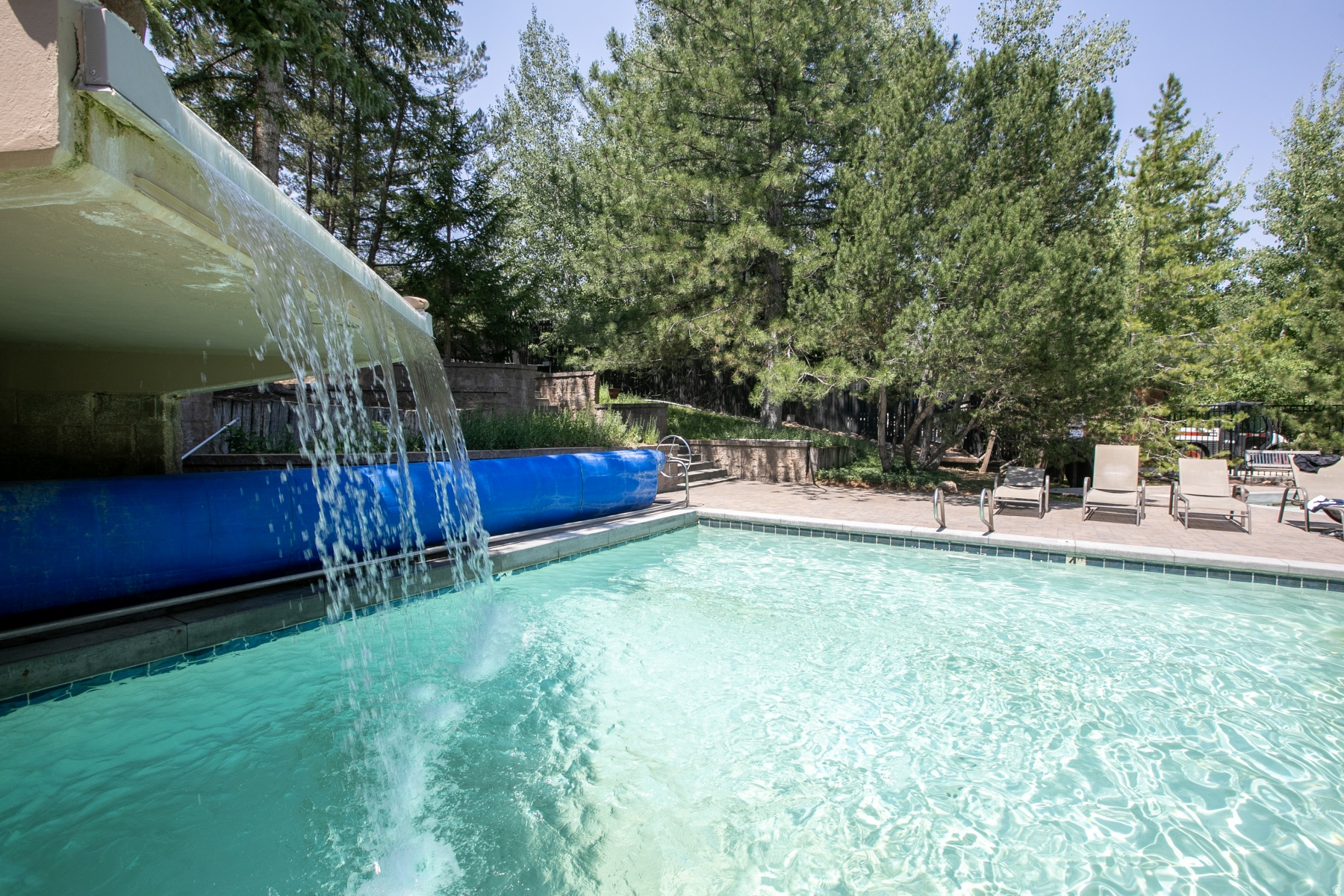 RED PINE CHALETS CON - Residential