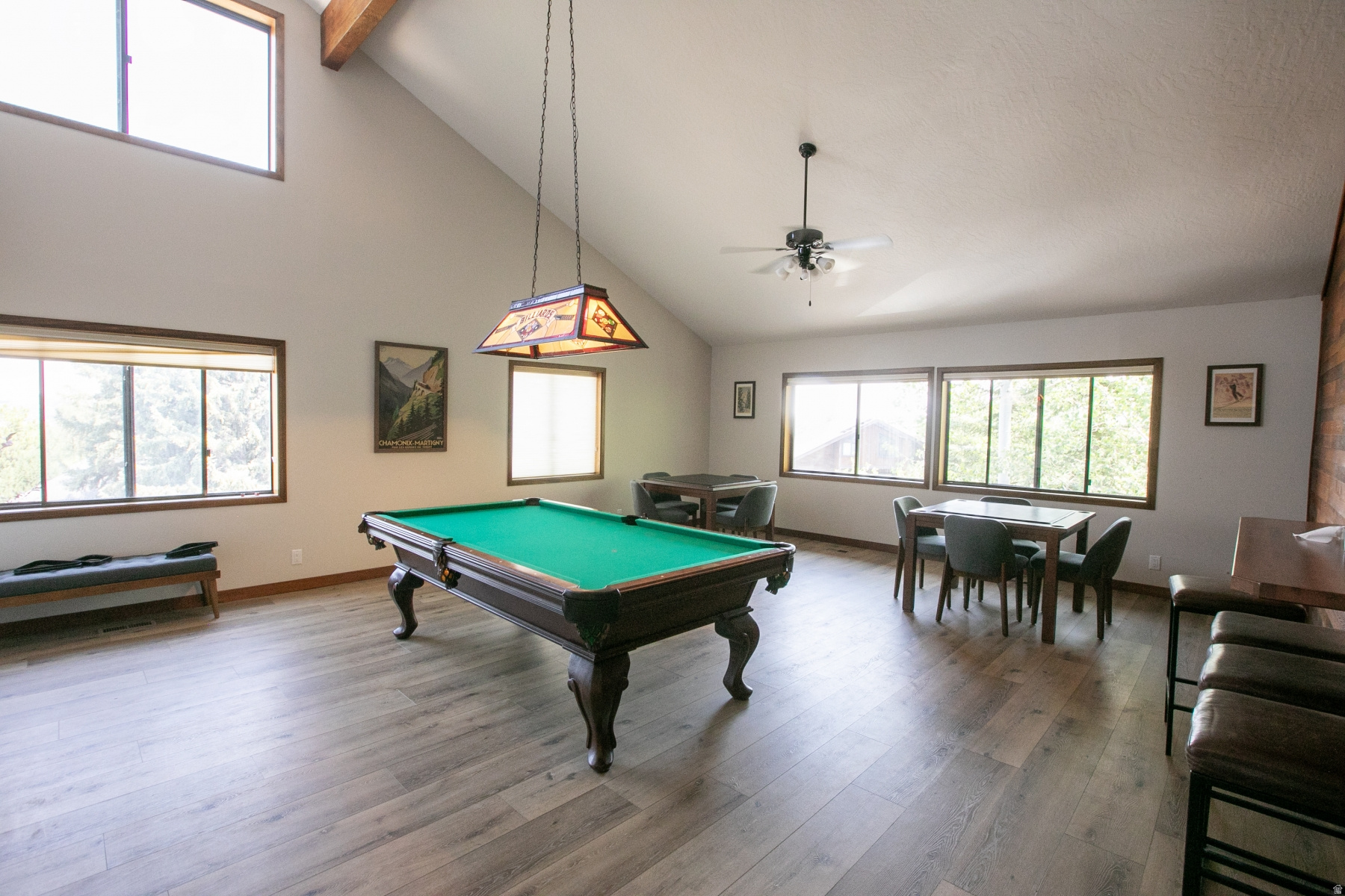 RED PINE CHALETS CON - Residential