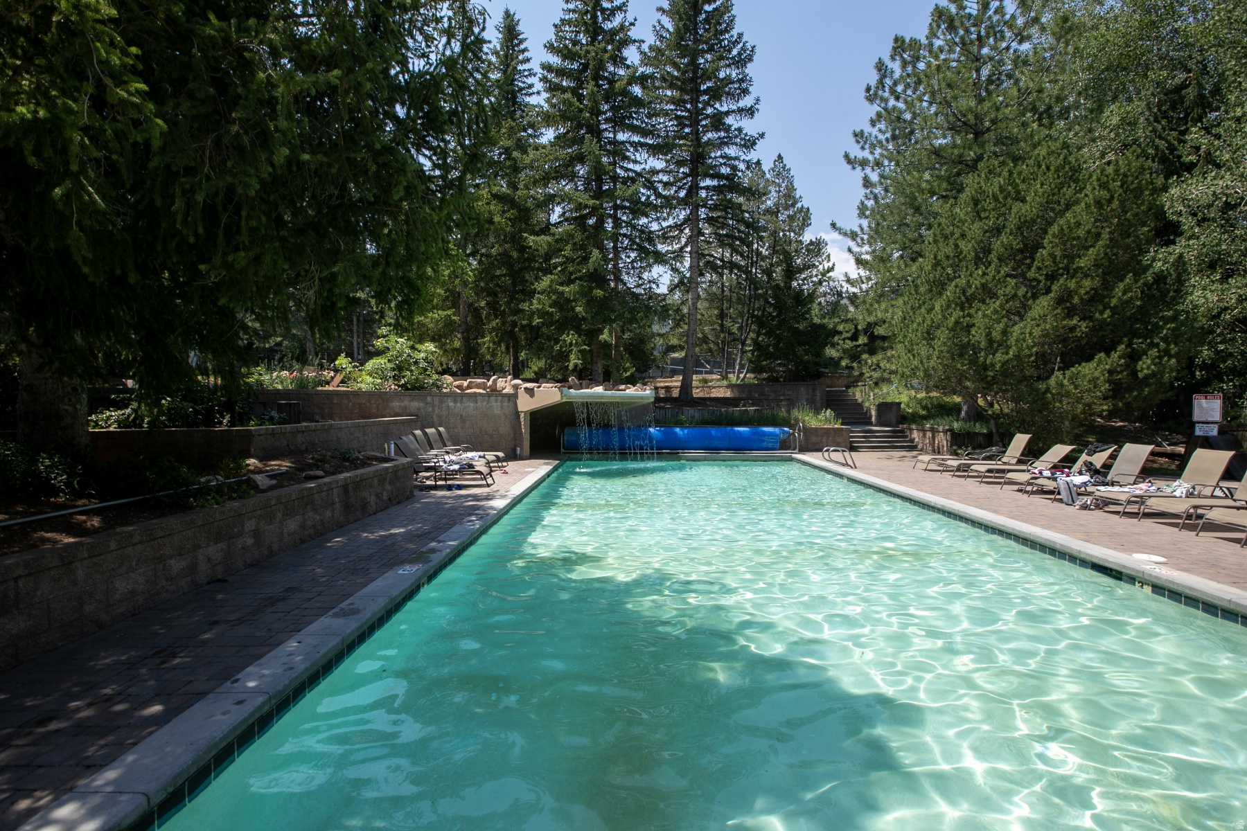 RED PINE CHALETS CON - Residential