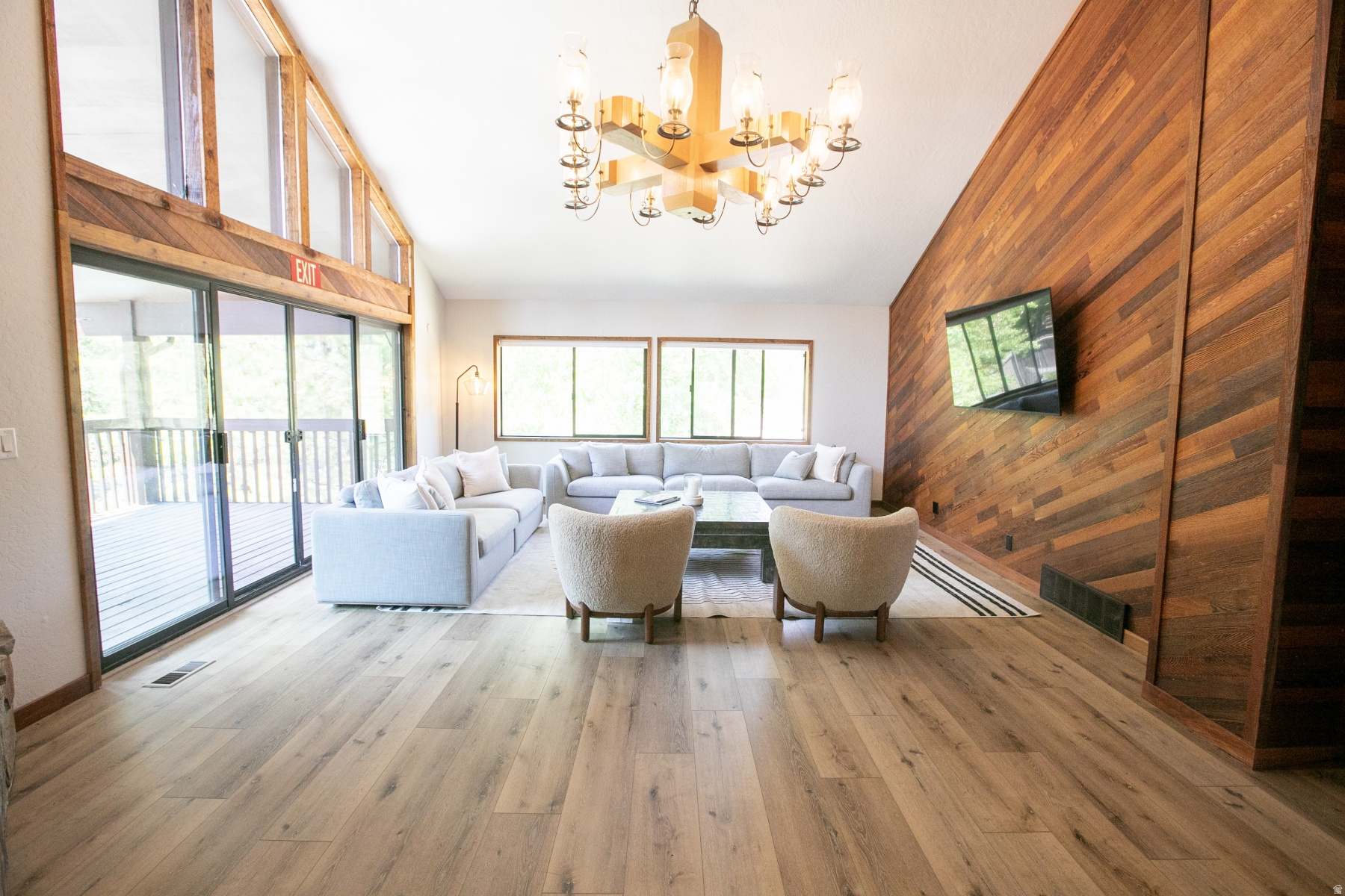 RED PINE CHALETS CON - Residential