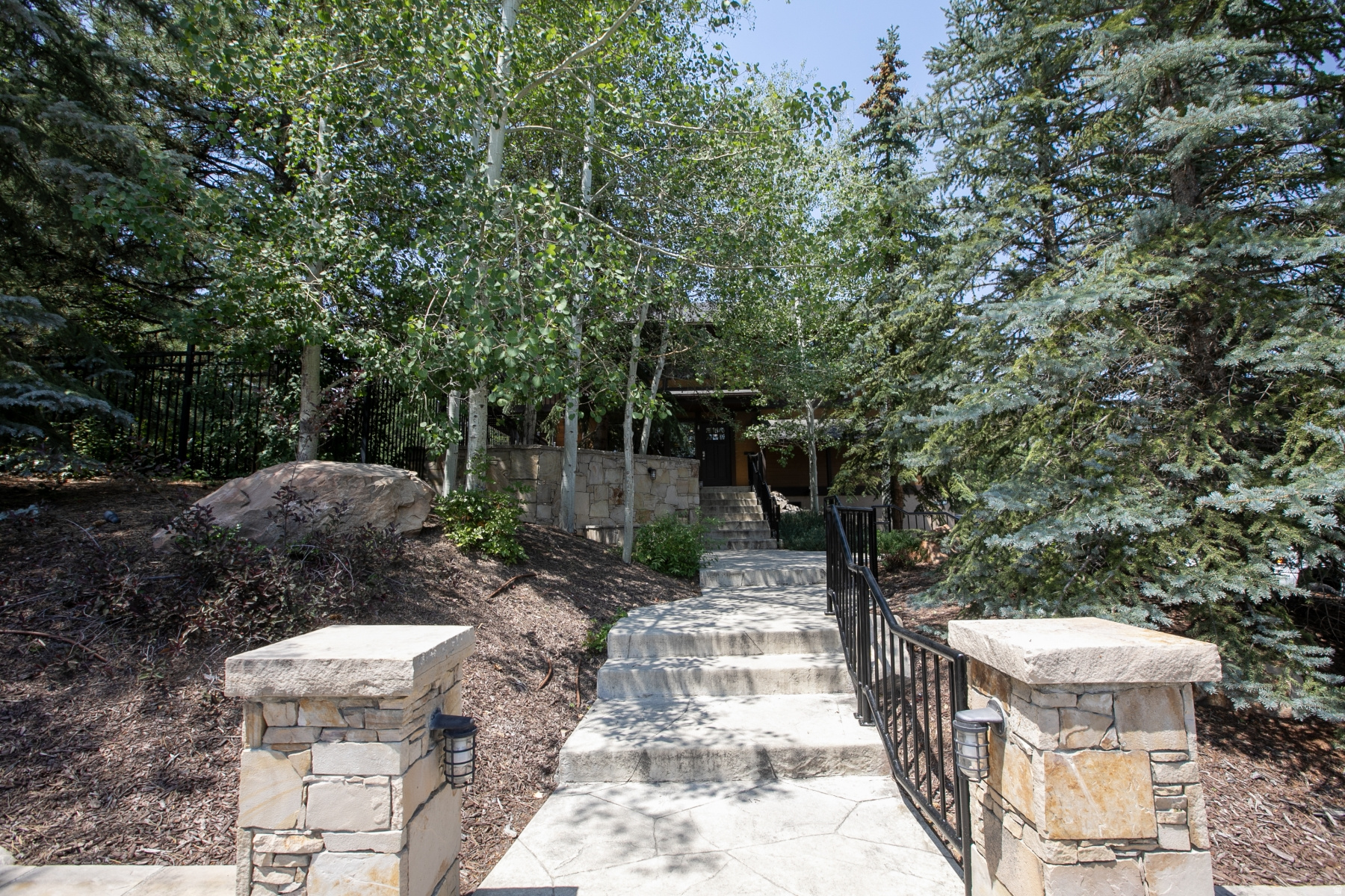 RED PINE CHALETS CON - Residential