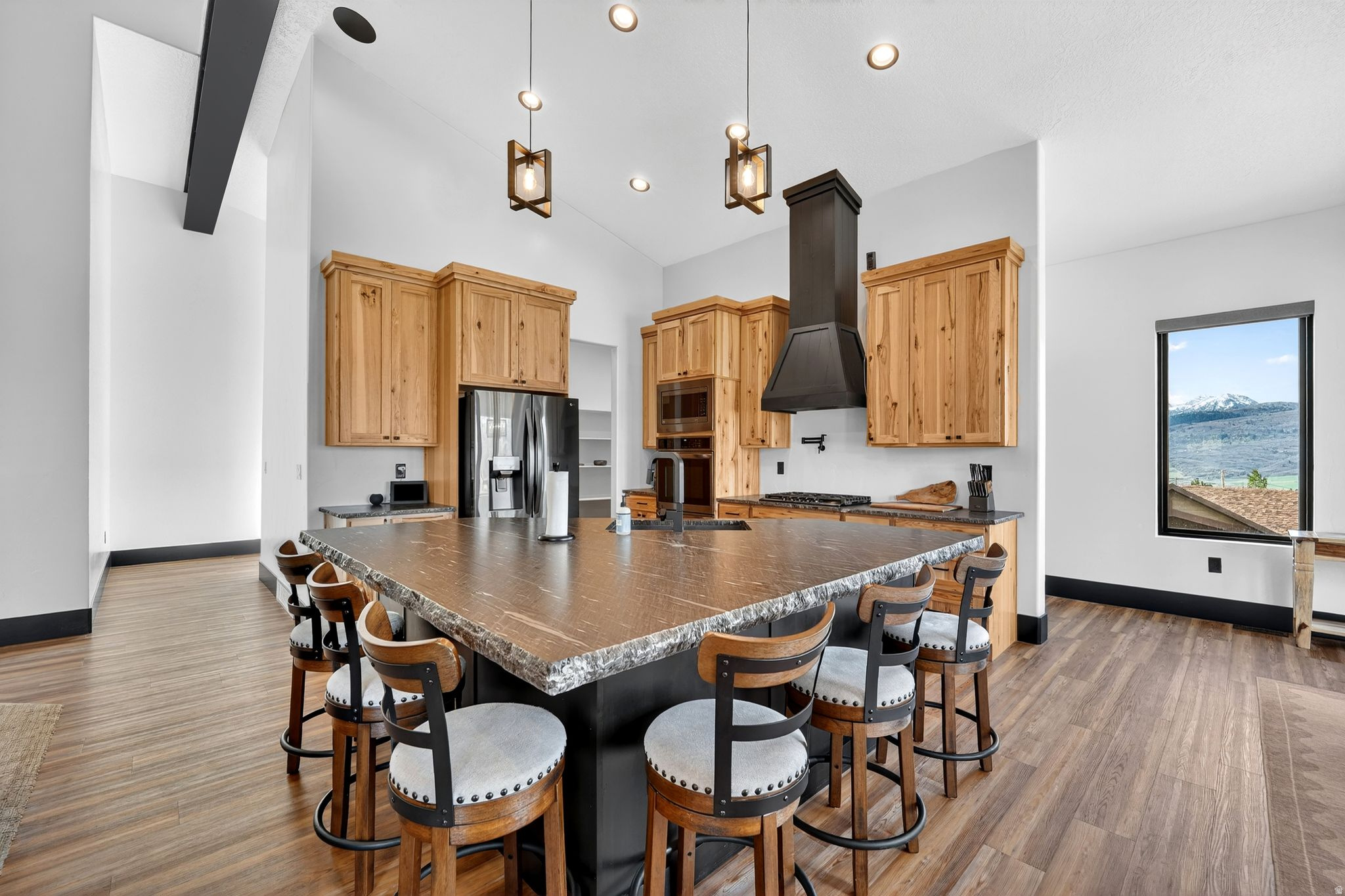 HIDDEN OAKS - Residential