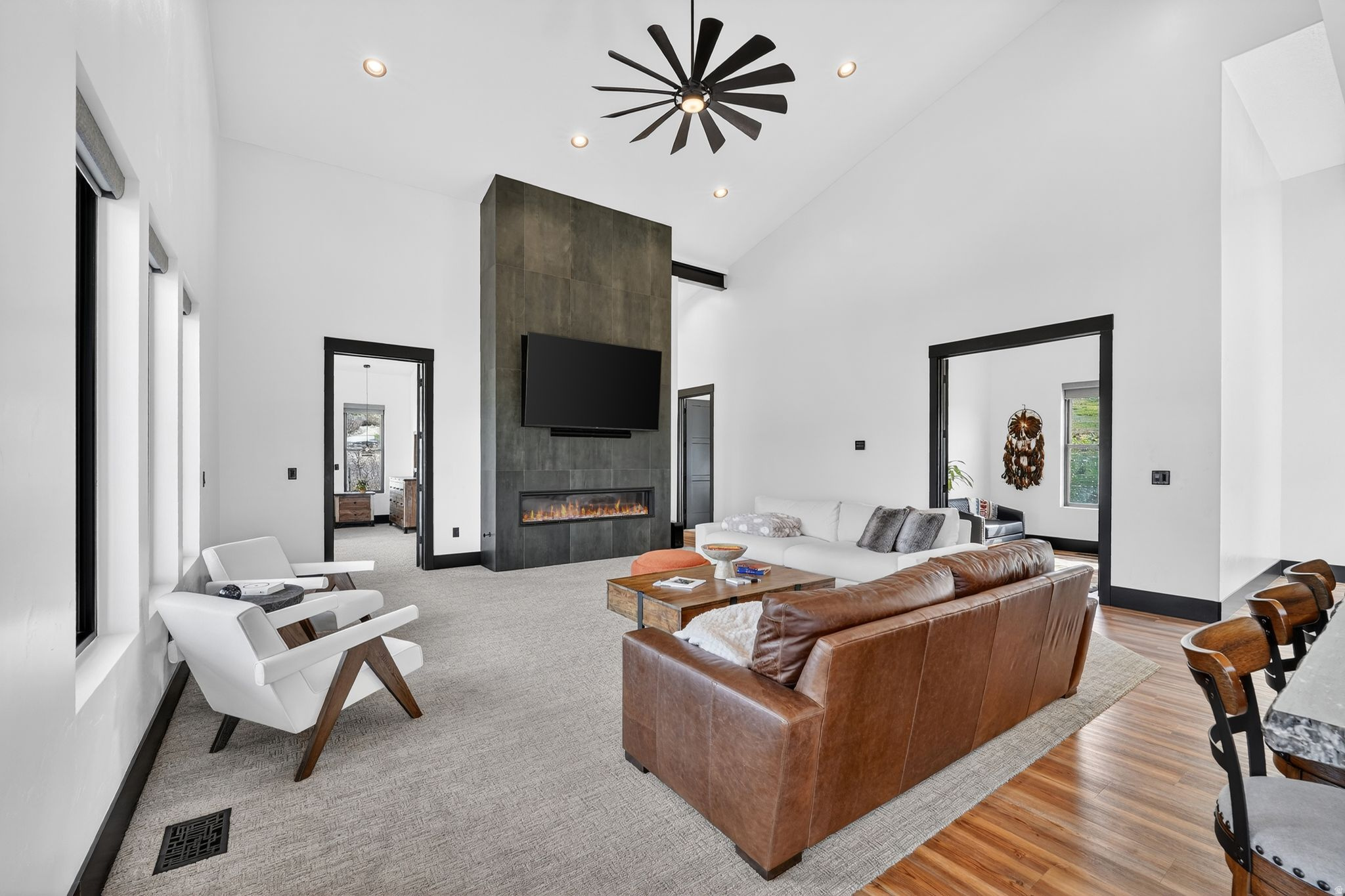 HIDDEN OAKS - Residential