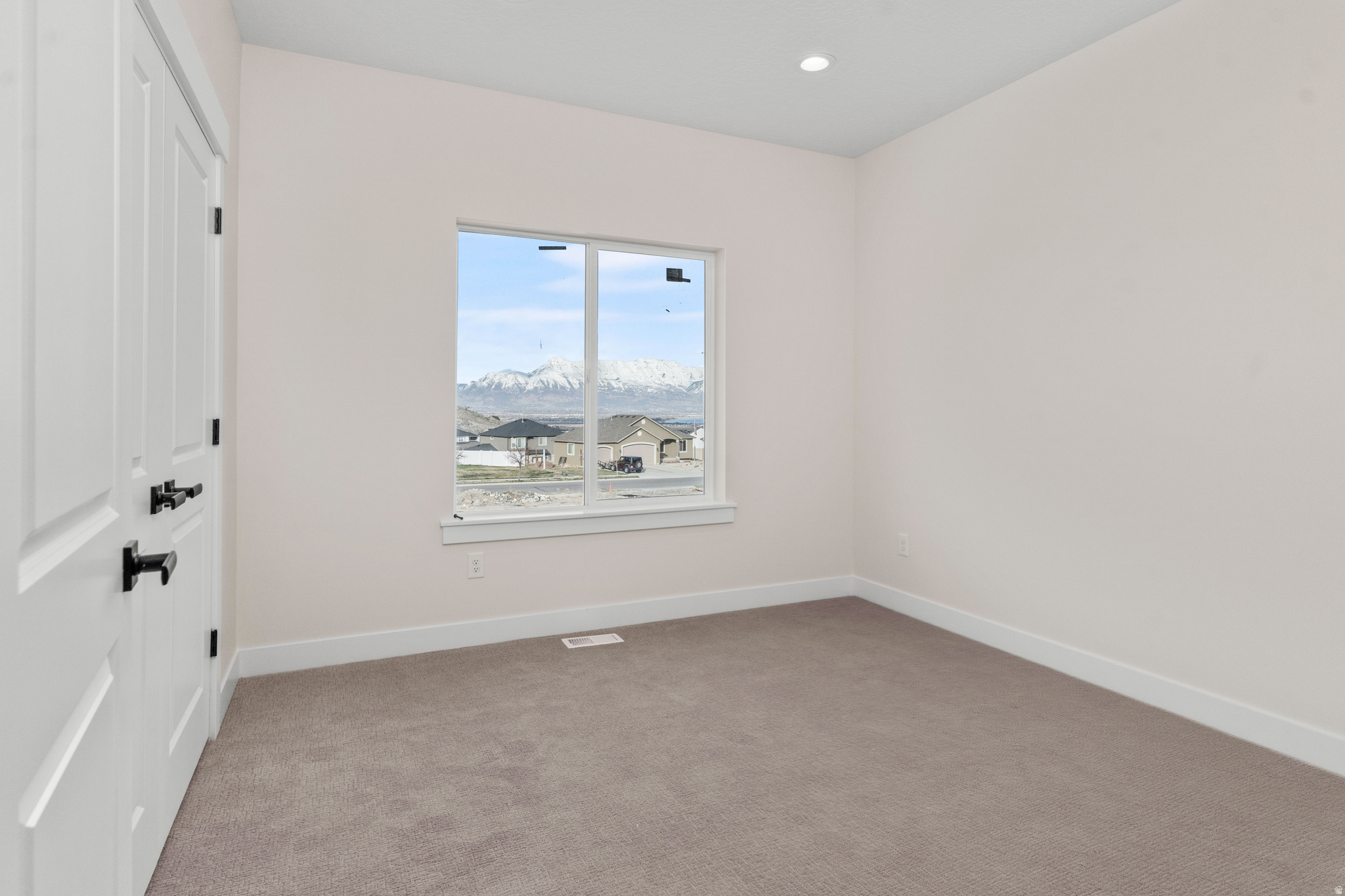 SKYLINE RIDGE - Residential