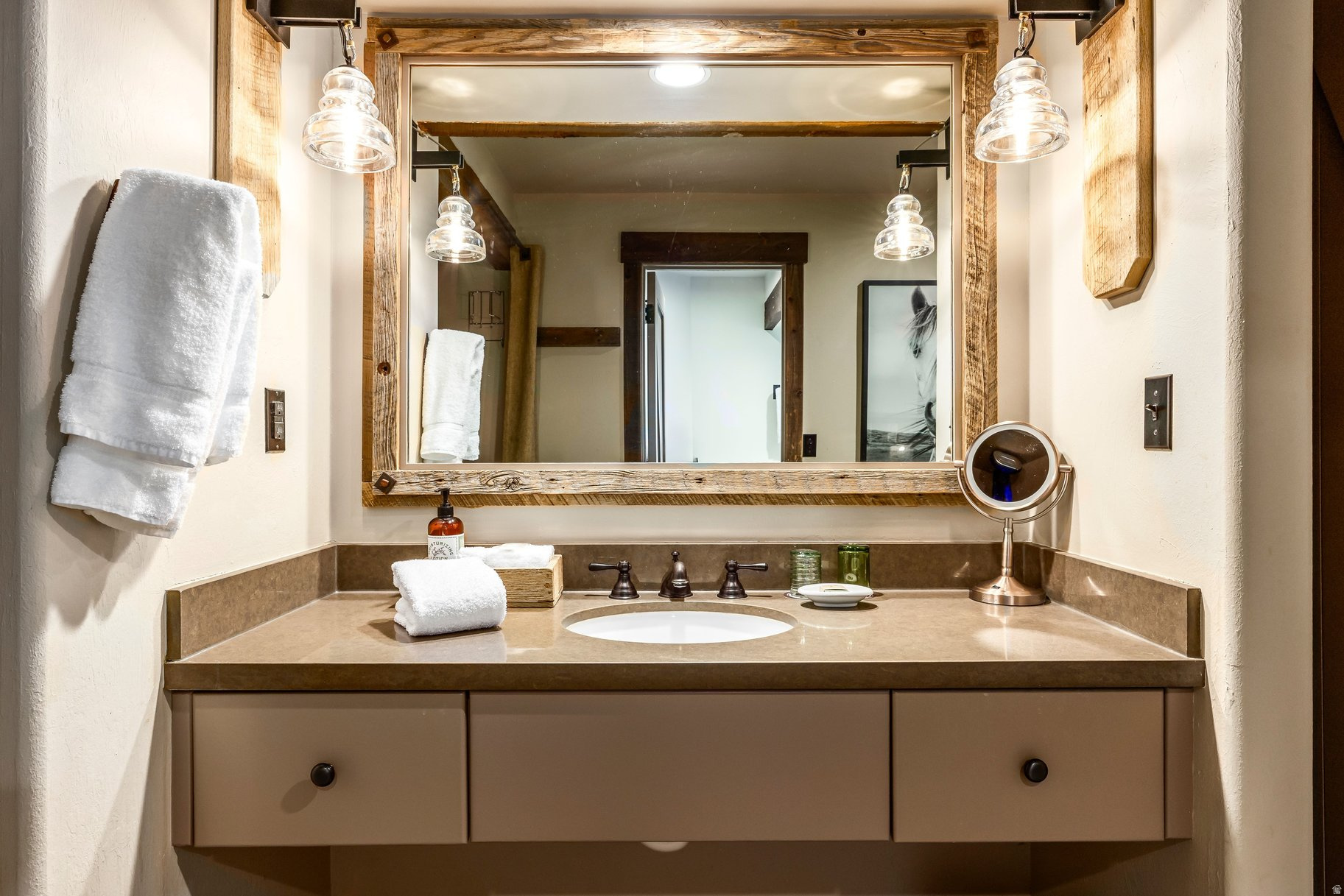 RIVER RUN COTTAGE - Residential