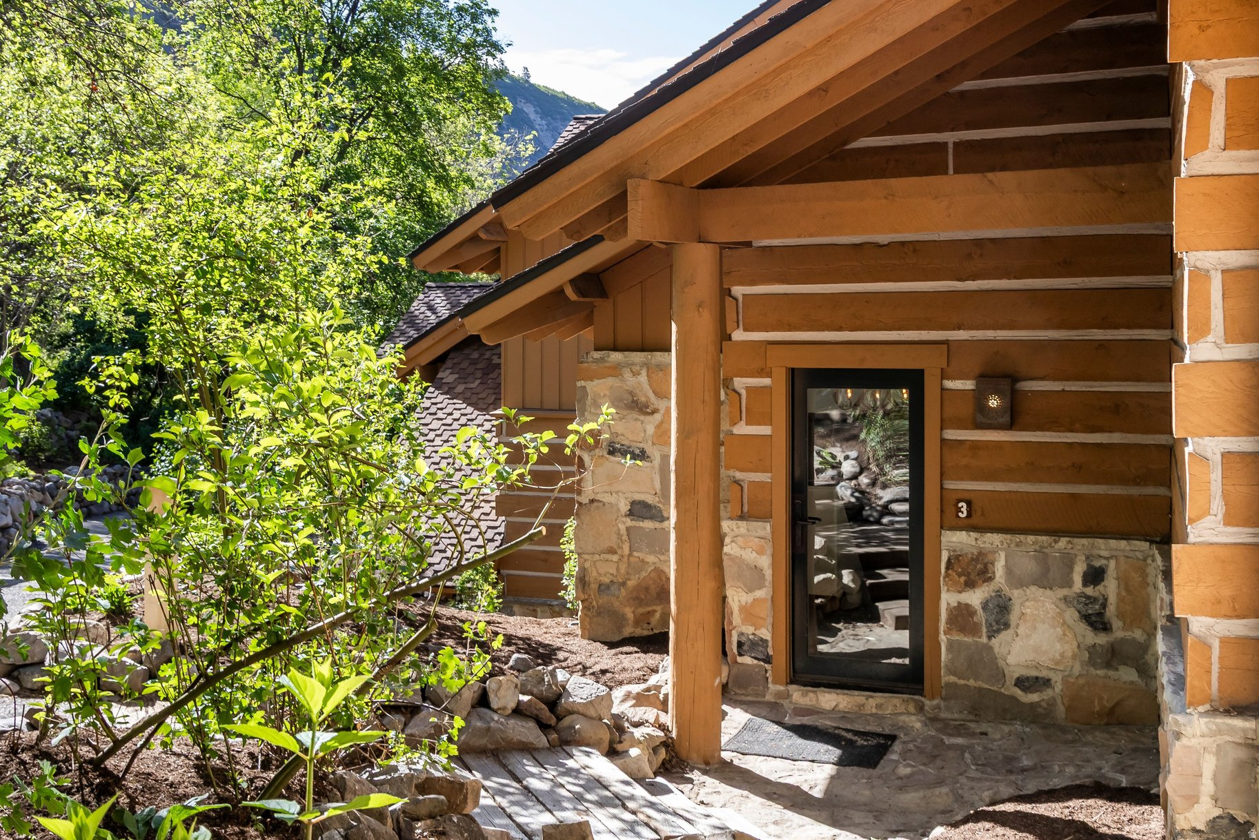 RIVER RUN COTTAGE - Residential