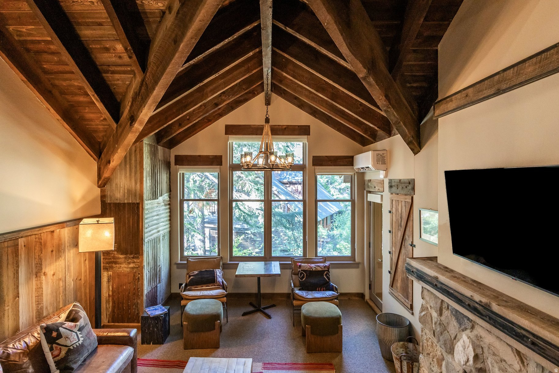 RIVER RUN COTTAGE - Residential