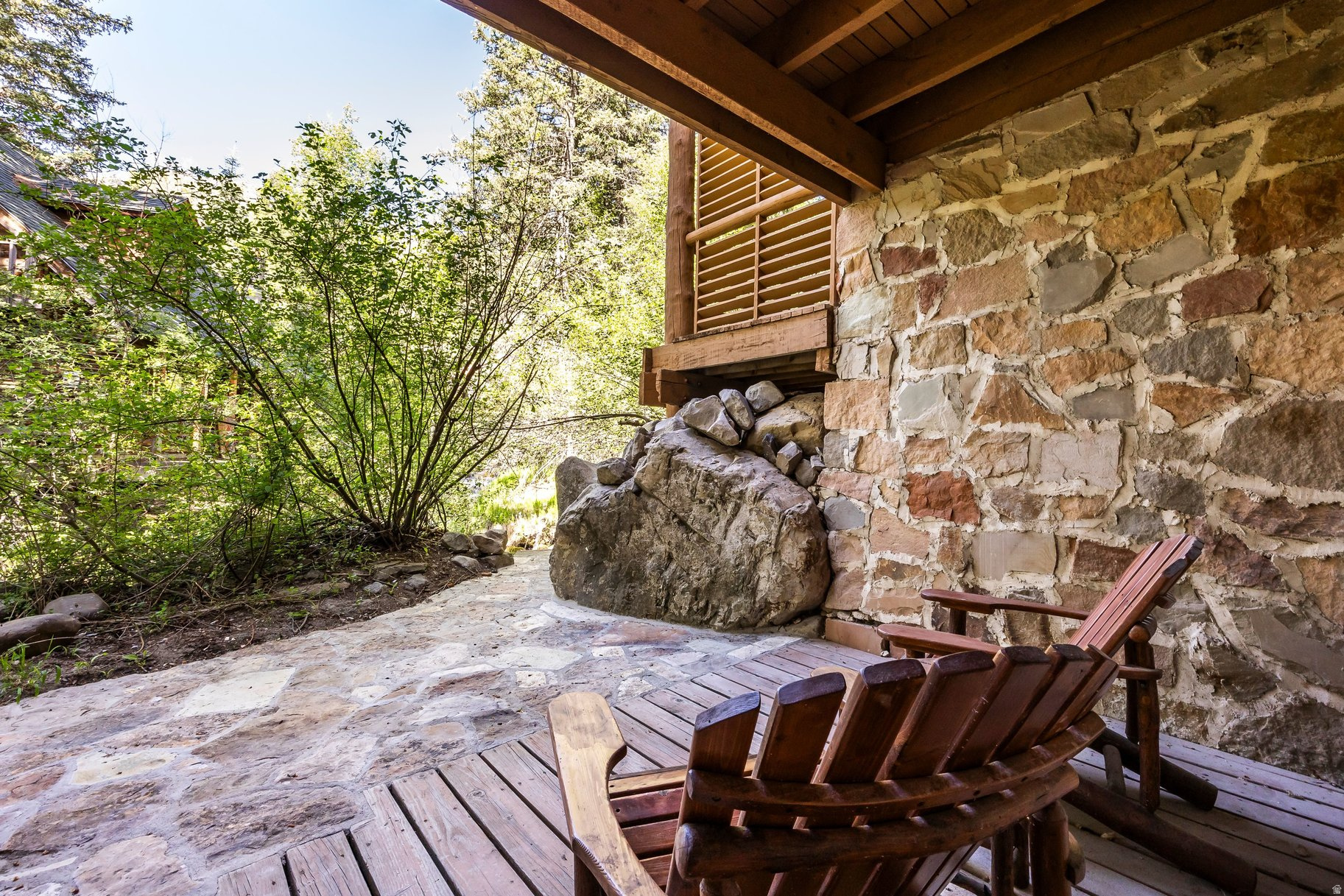 RIVER RUN COTTAGE - Residential