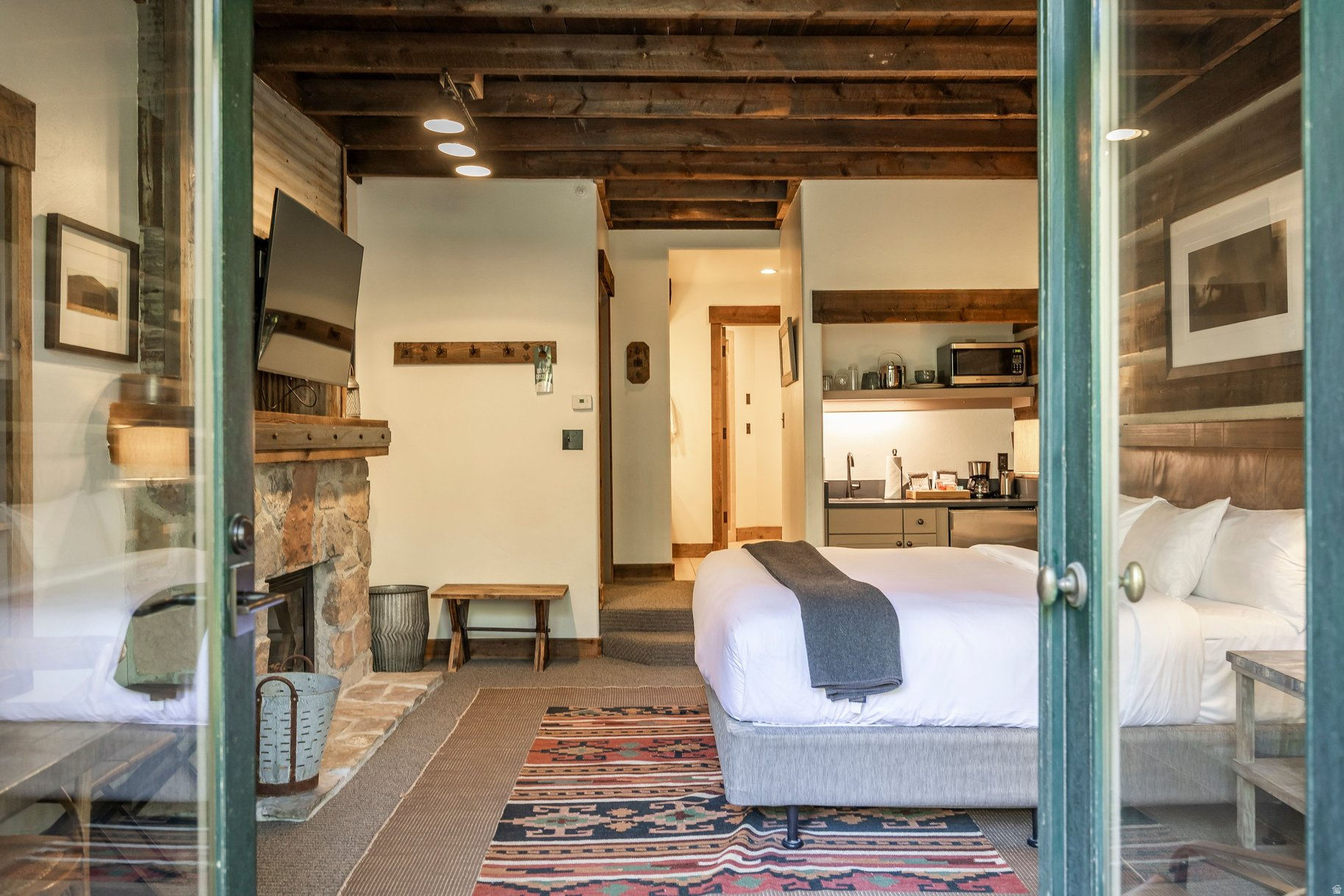 RIVER RUN COTTAGE - Residential