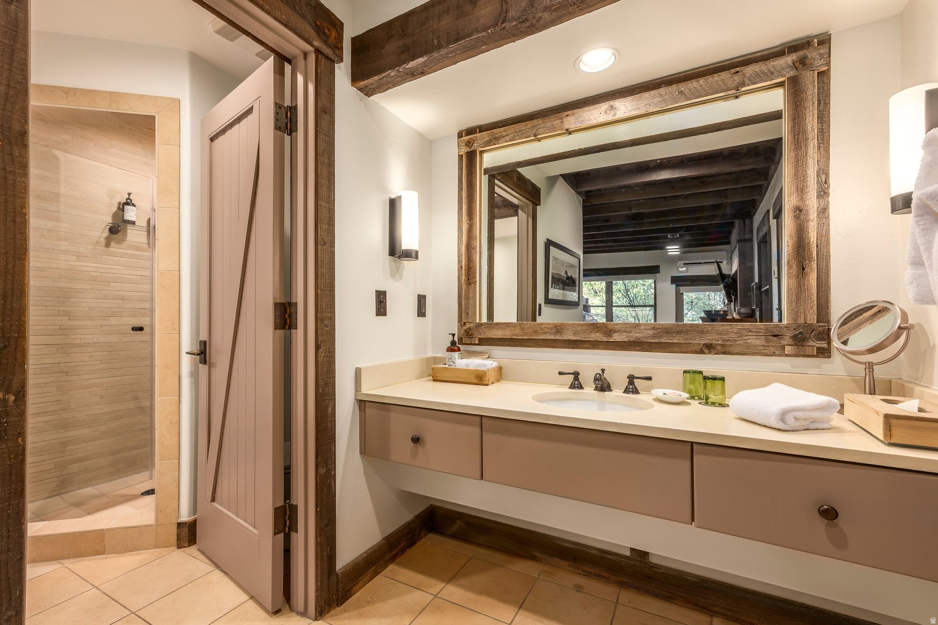 RIVER RUN COTTAGE - Residential