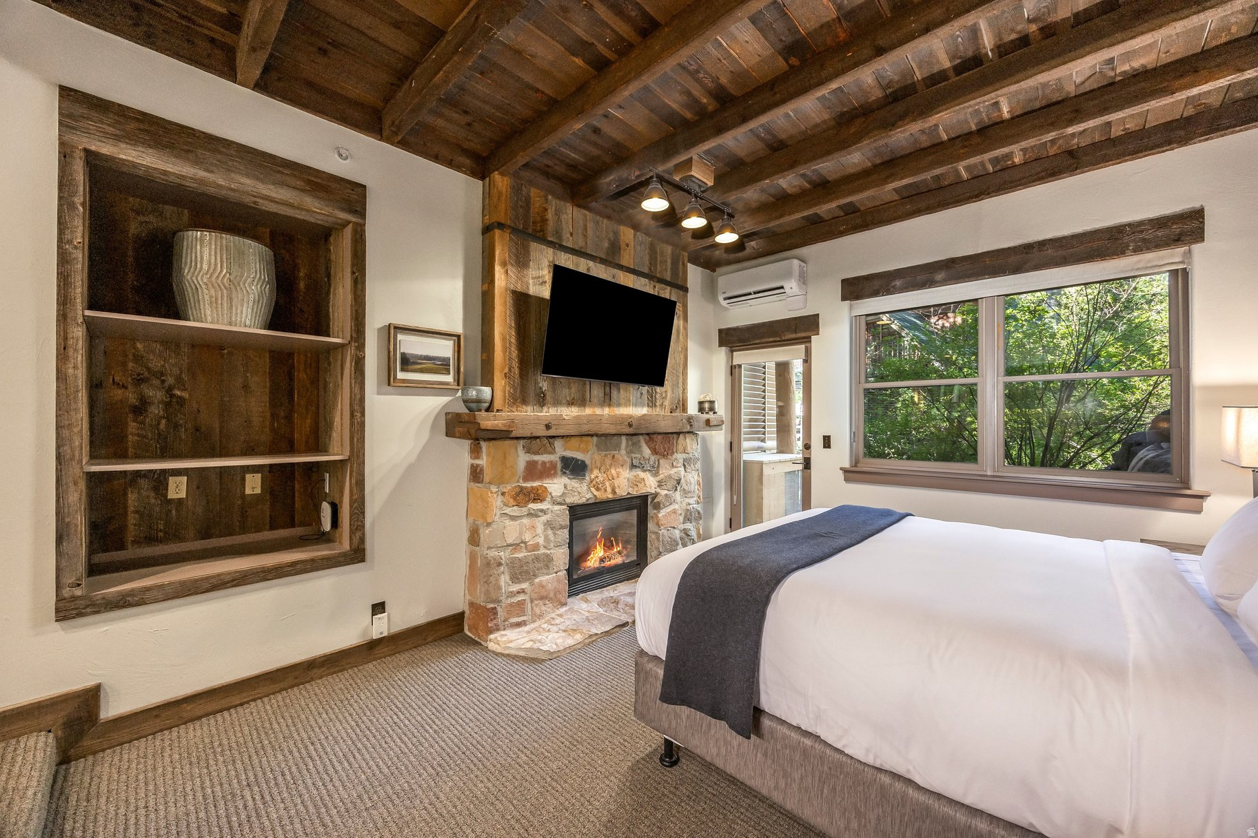 RIVER RUN COTTAGE - Residential