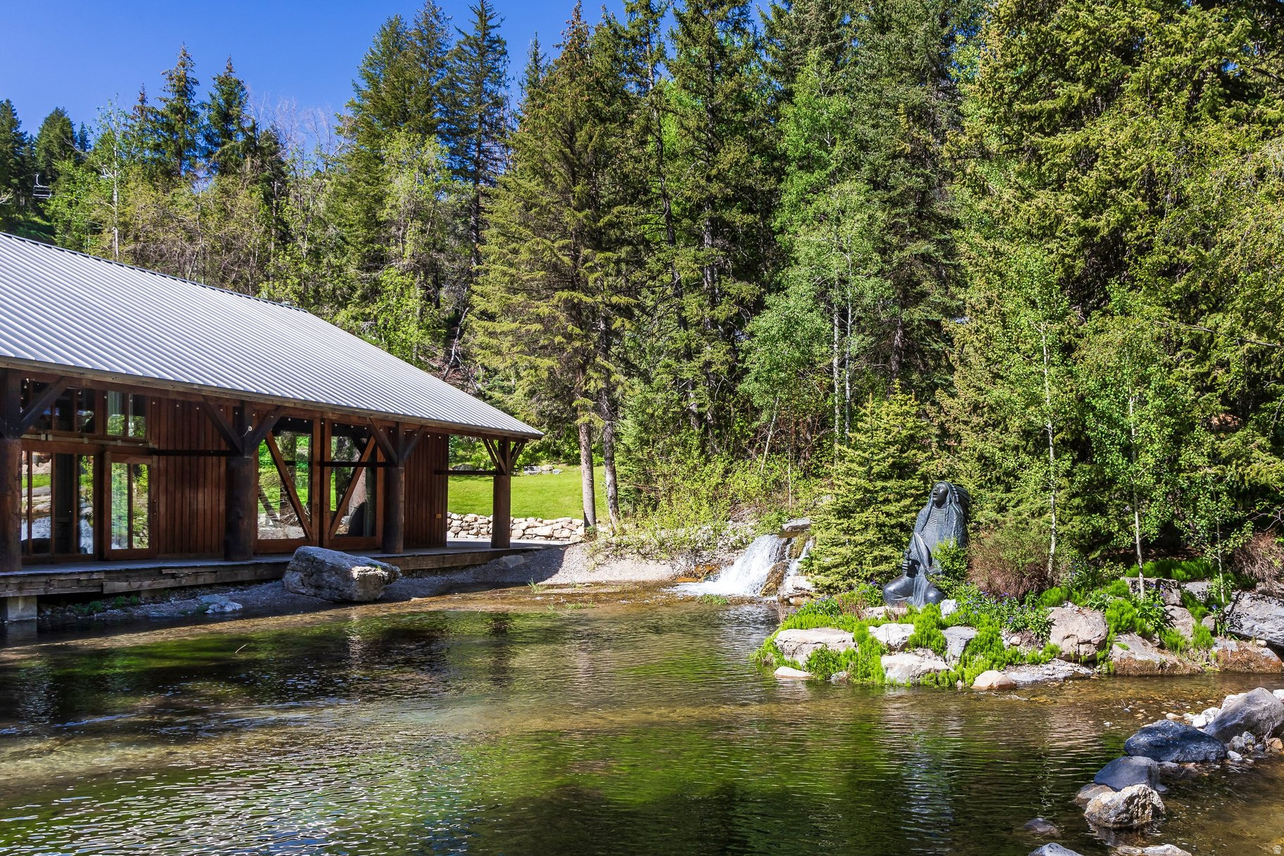 RIVER RUN COTTAGE - Residential