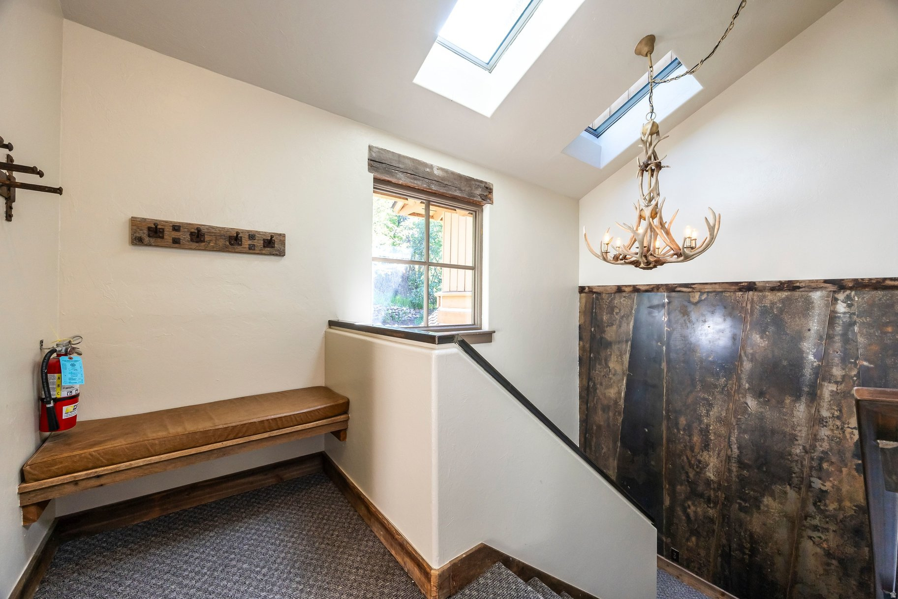 RIVER RUN COTTAGE - Residential