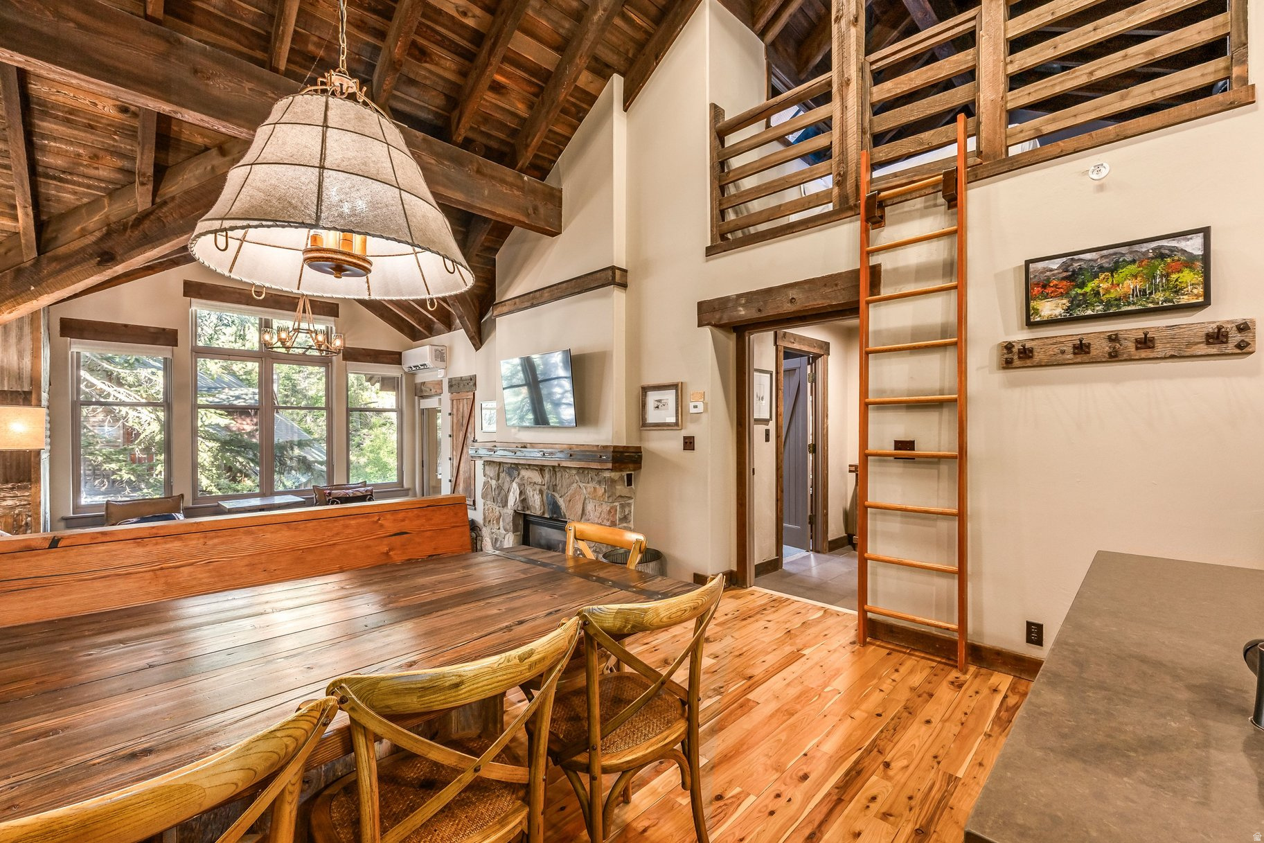 RIVER RUN COTTAGE - Residential
