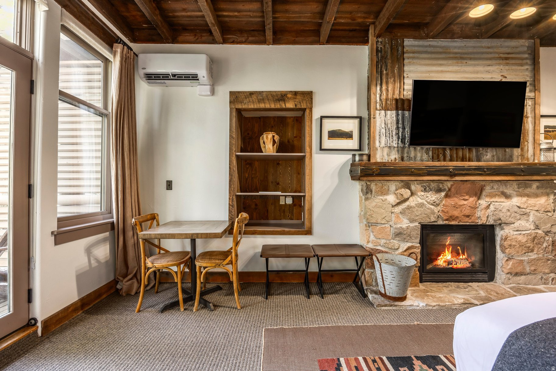 RIVER RUN COTTAGE - Residential