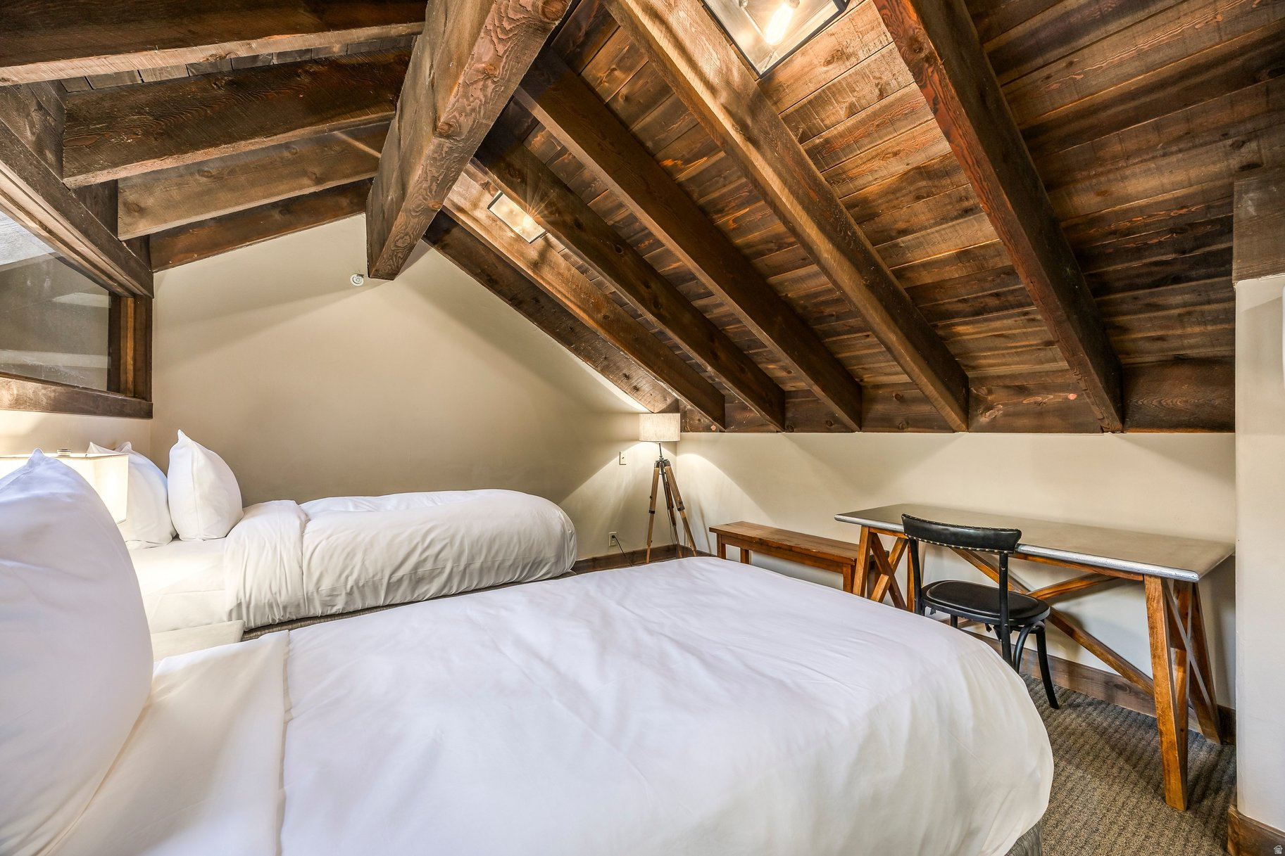 RIVER RUN COTTAGE - Residential