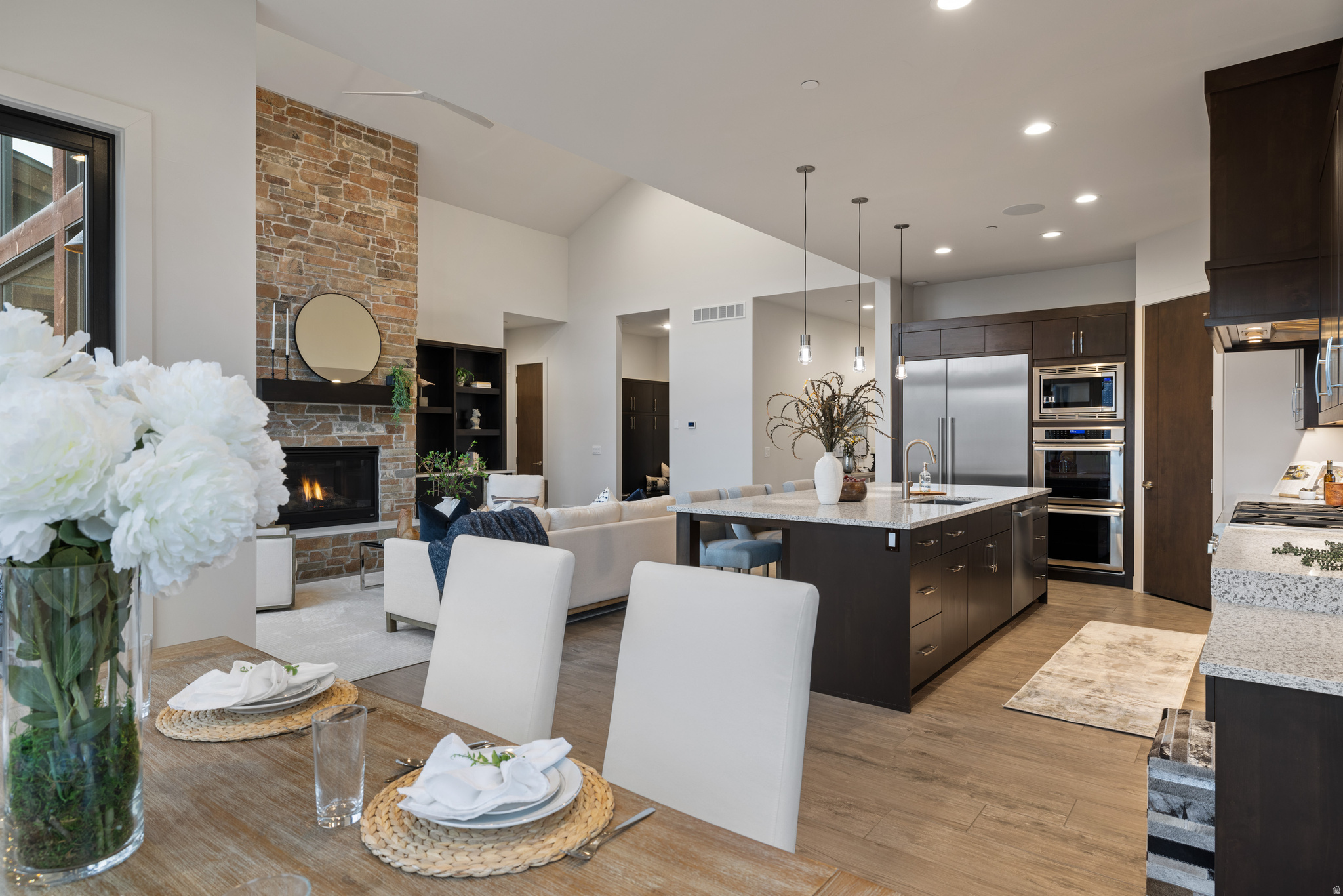 RED LEDGES - Residential