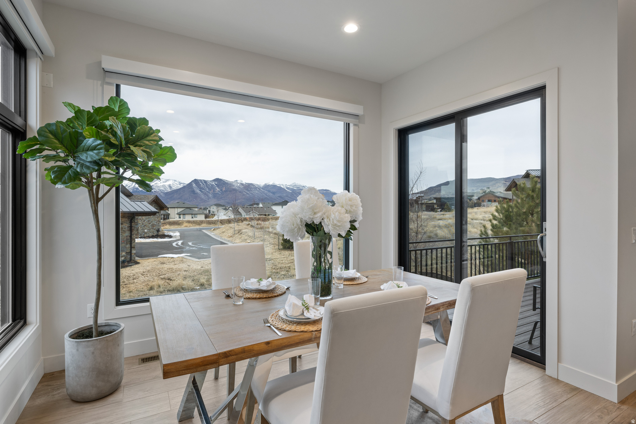 RED LEDGES - Residential
