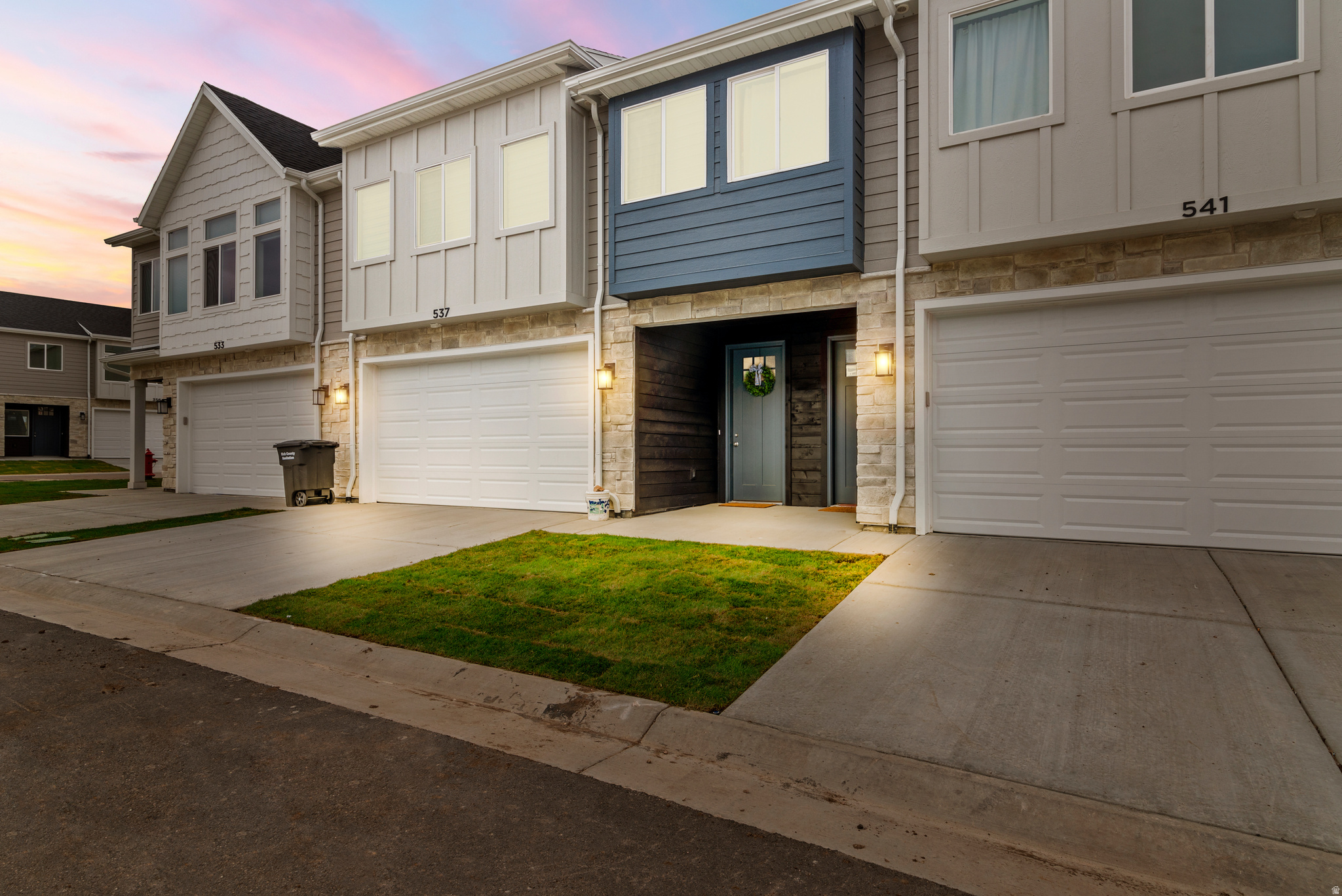 PARADISE PARKWAY - Residential